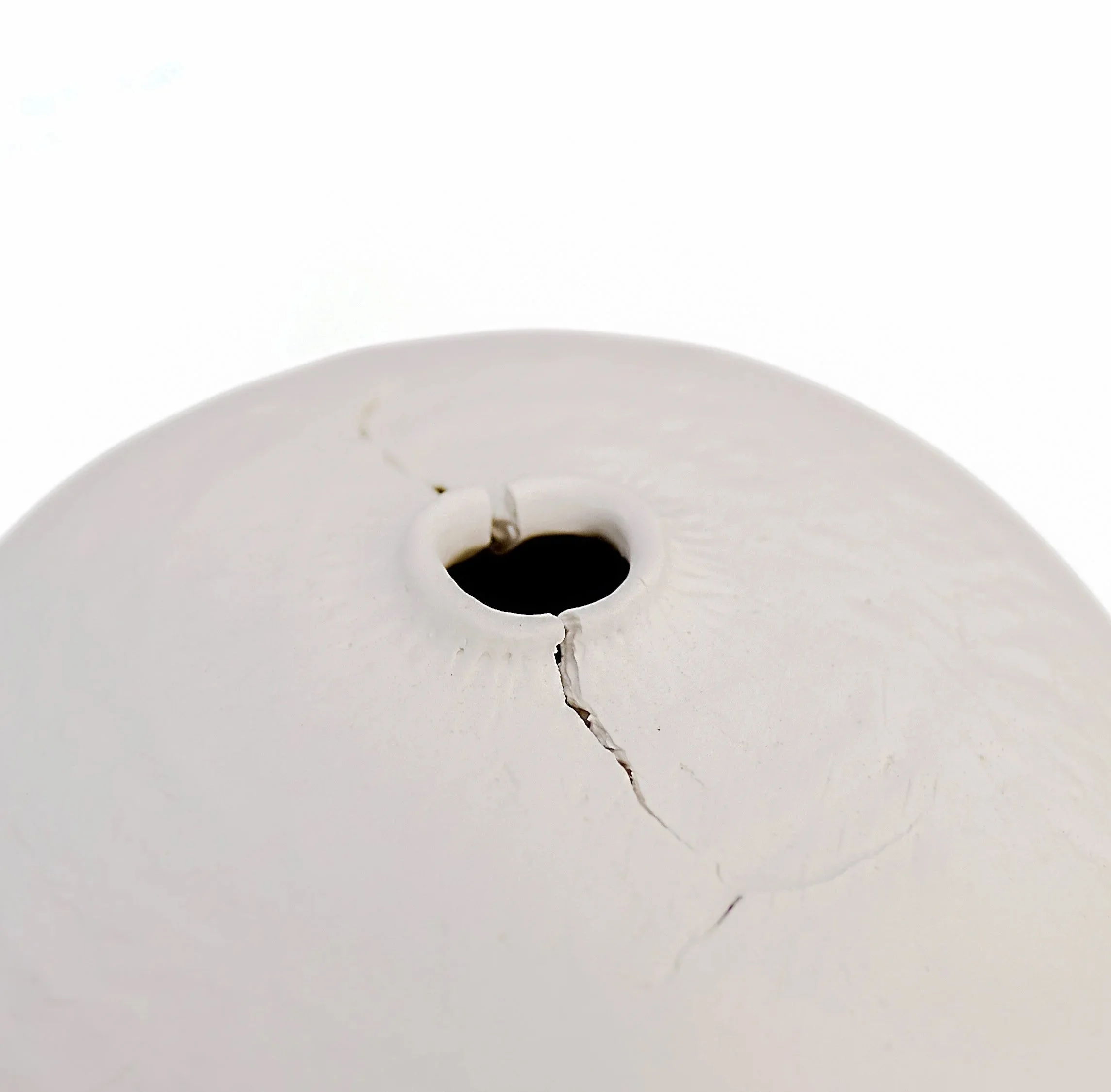 Ezgi_sendal_Untitled_detail_mixed_material_2026.jpg 2026.