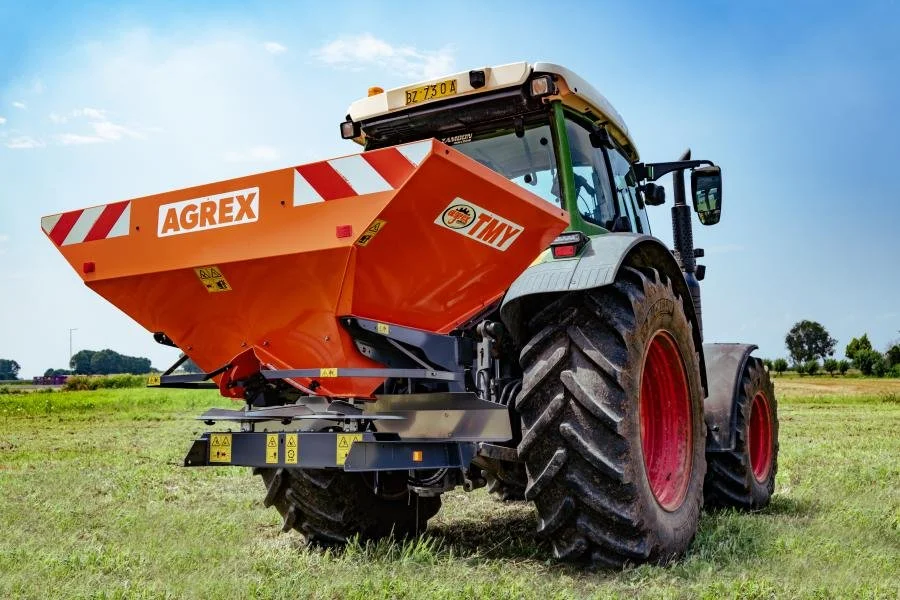 TMYD: Compact Power Fertiliser Spreader for sale in United Kingdom