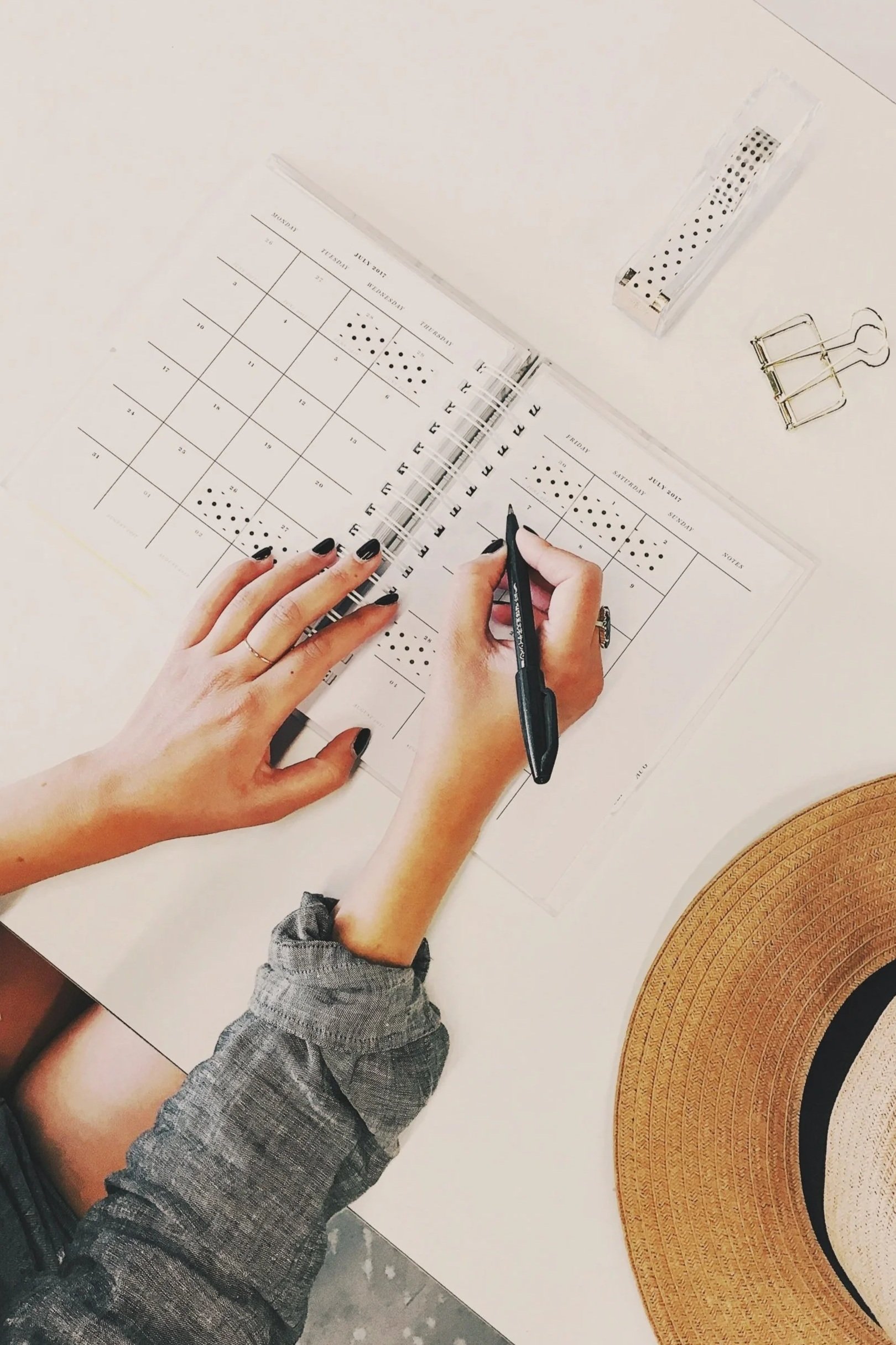 Desk diary and hat organisation