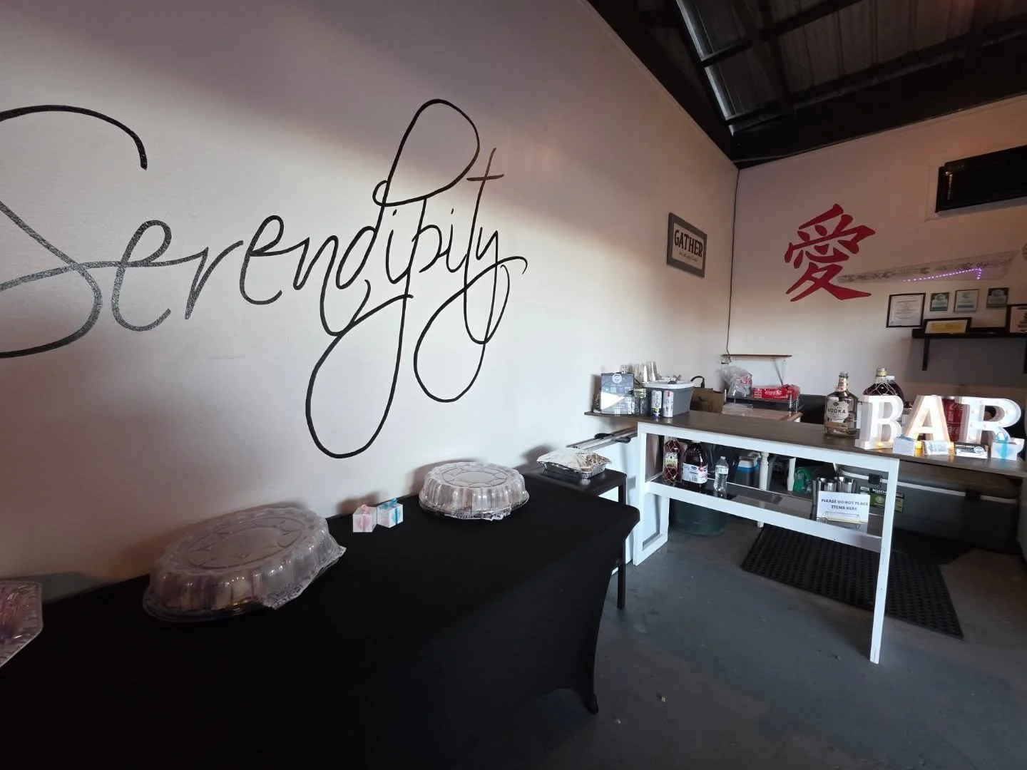 If you're looking for a venue for any type of event, check out the quaint and  adorable @the_serendipity_space in Polk City! 

I bartended here for New Year's and it thoroughly impressed me. Many venues forget little details that help to make them co