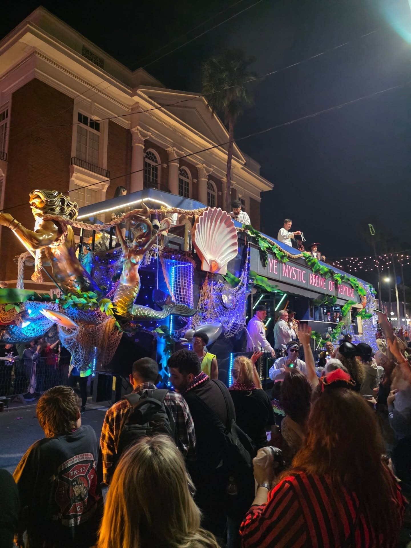 Holler if you were at Ybor City's Illuminated Knight Parade, hosted by the @krewesantyago! 

This is a premier annual tradition celebrating Latin heritage and serves as the Southeast's largest night parade - going on for over 50 years! It was such a 