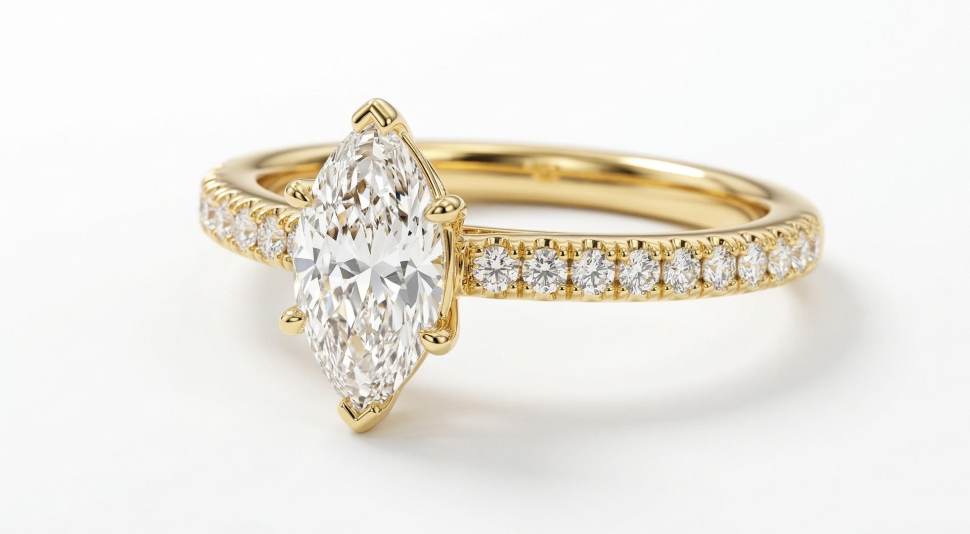 Bague marquise en serti grain, or jaune