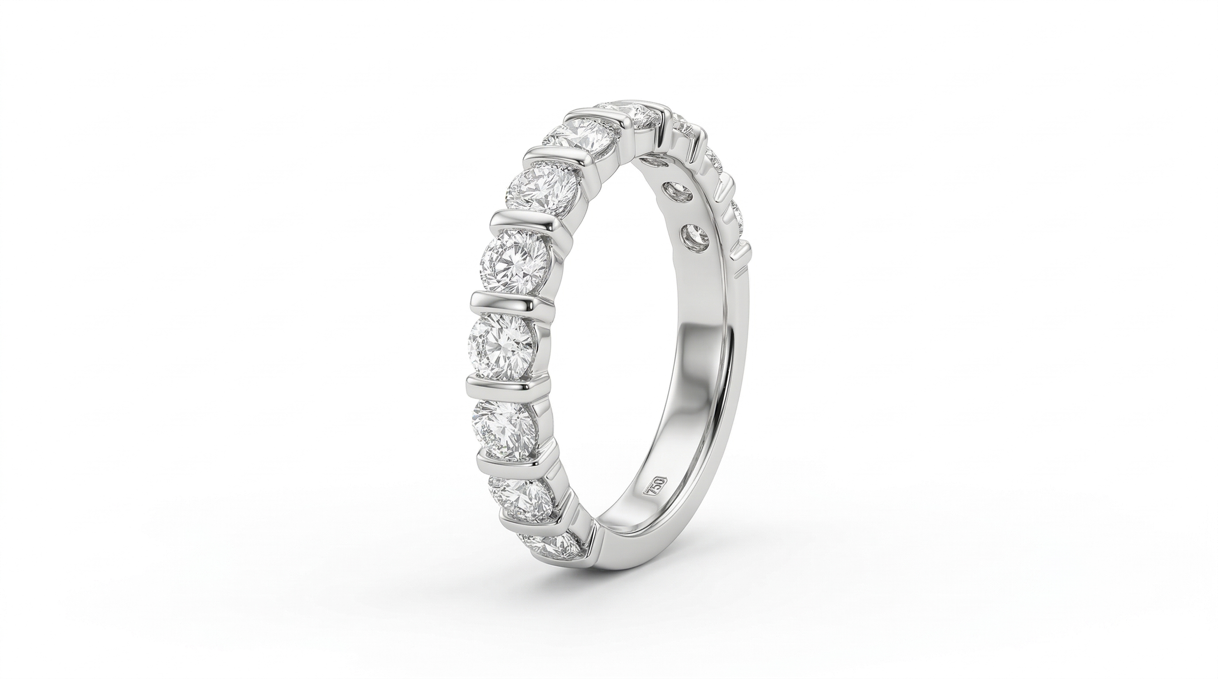 Alliance diamant en serti barrettes, or blanc