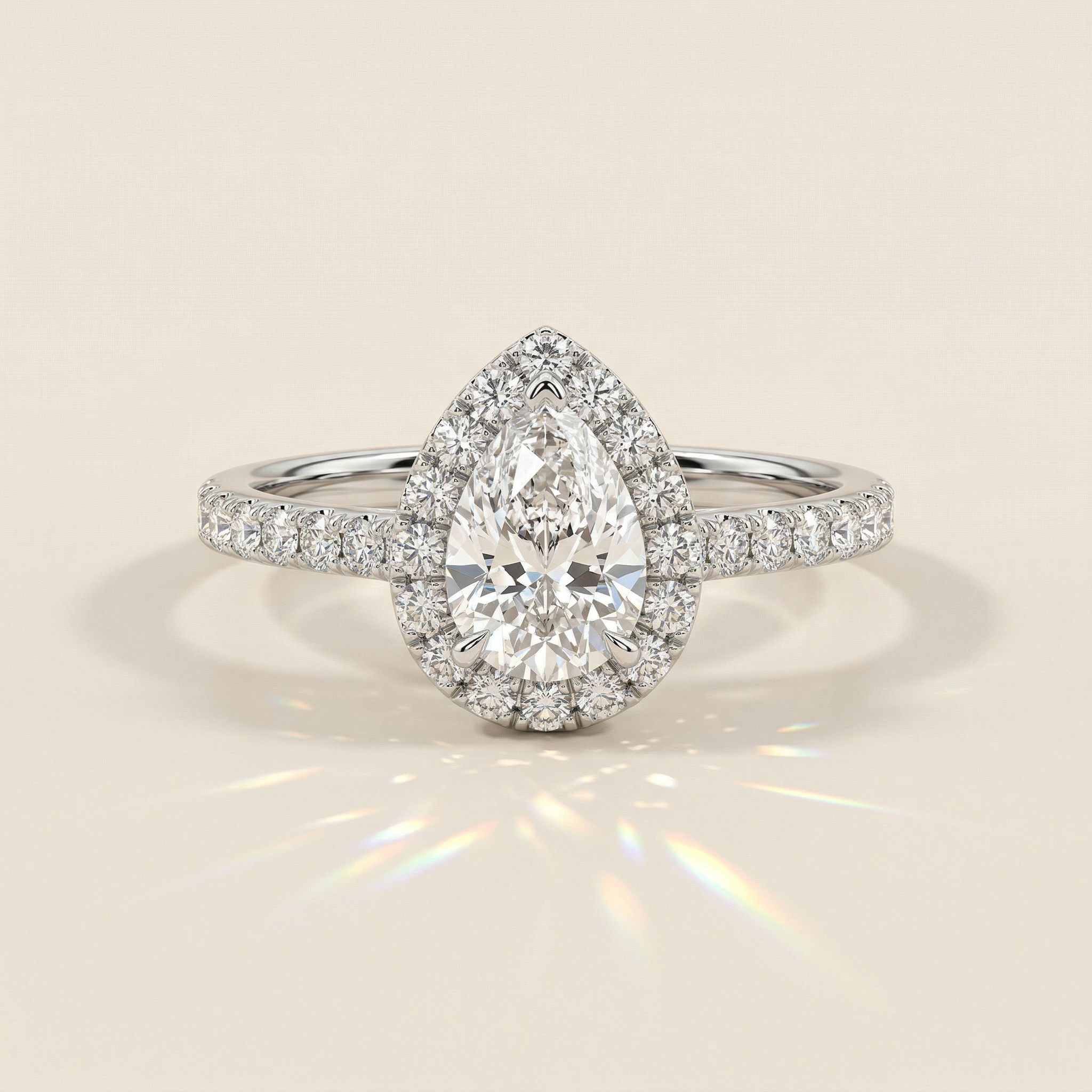 Solitaire pavé poire entourage diamant