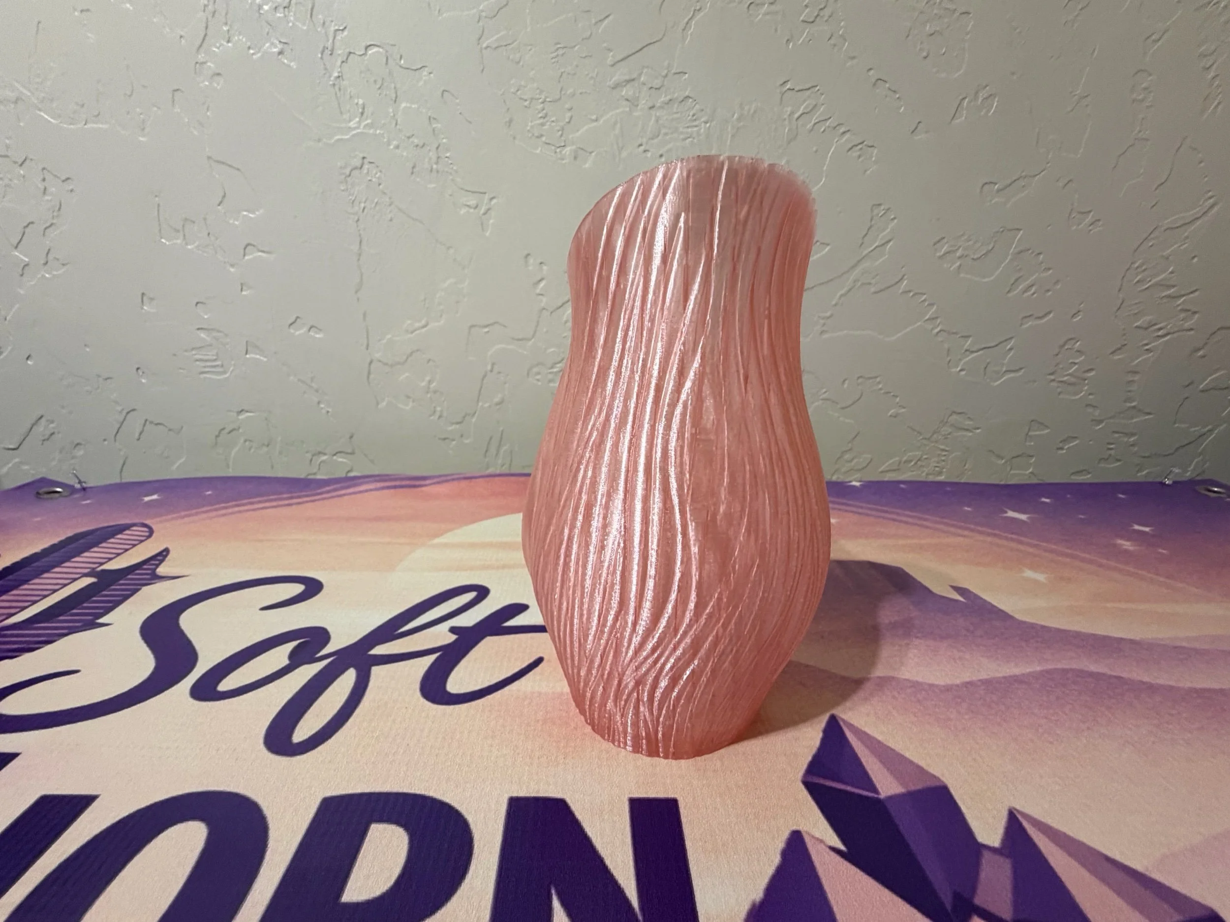 tulipa-vase-modern-spiral-flower-vase-pink-back-view