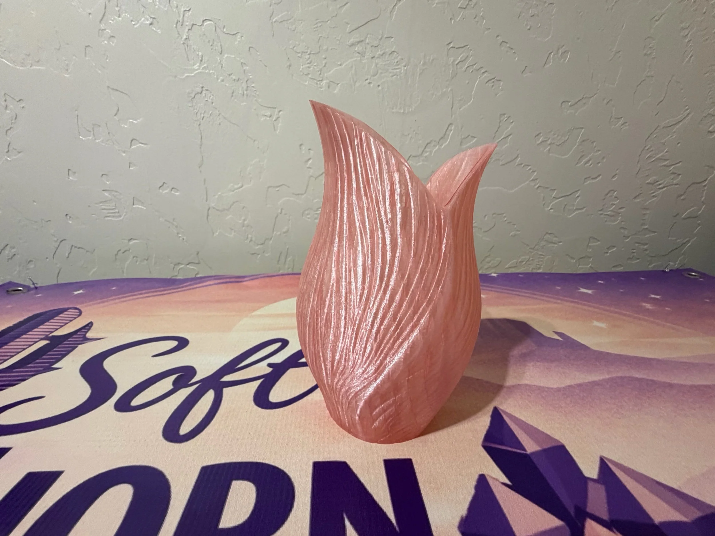 tulipa-vase-modern-spiral-flower-vase-pink-side-view