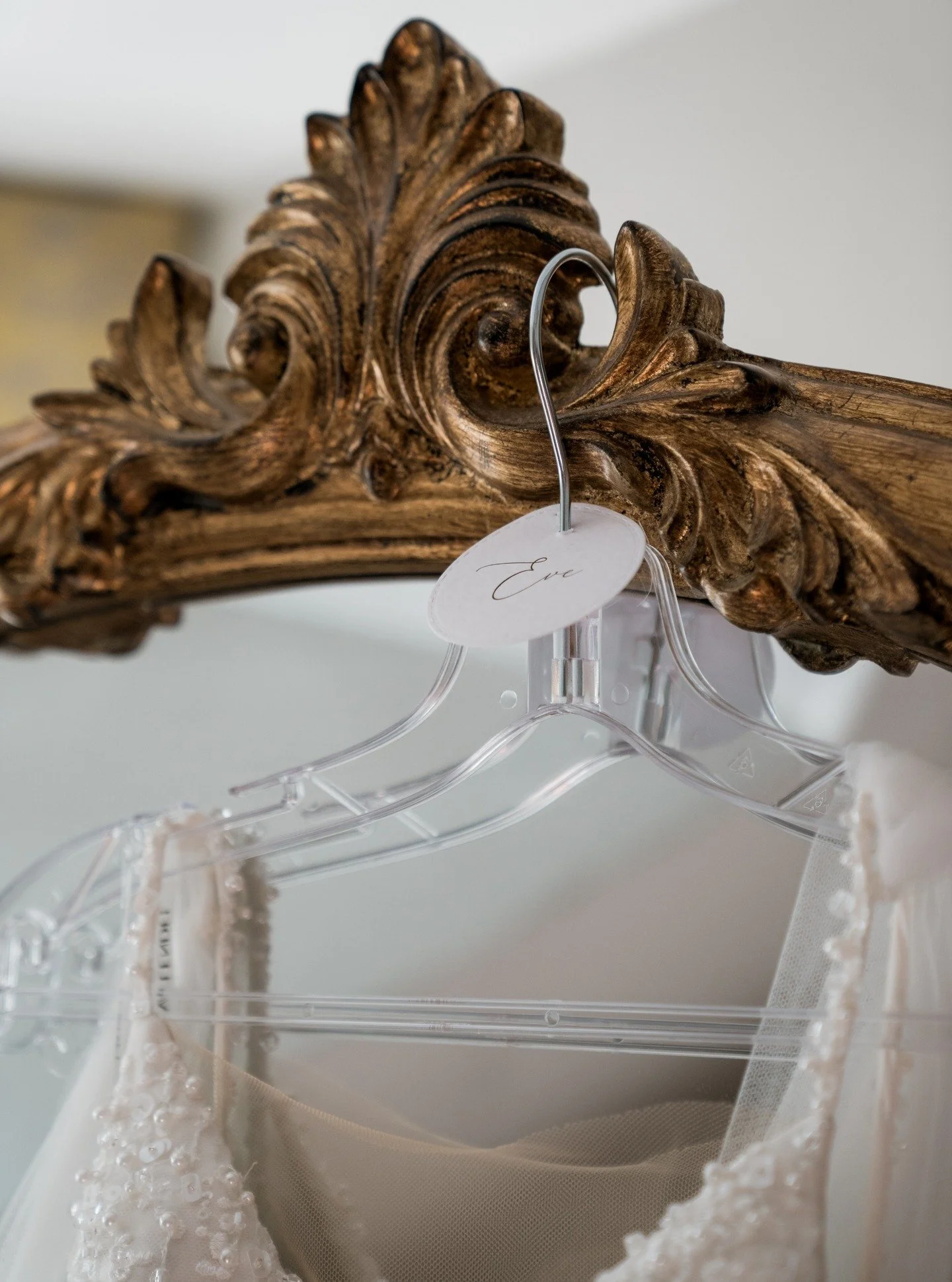 Alexander and Eve's crisp Valentine's day Wedding 

Dress: @evalendel Perla Gown
Bridal shop: @confettiandlaceleeds 
Venue: @thecharltonhall 
Stationery: @inlovestationery 
Hair: @wavesandveil 
Makeup: @annamcclenmakeup 
Photography: @misskshoots 
Fl