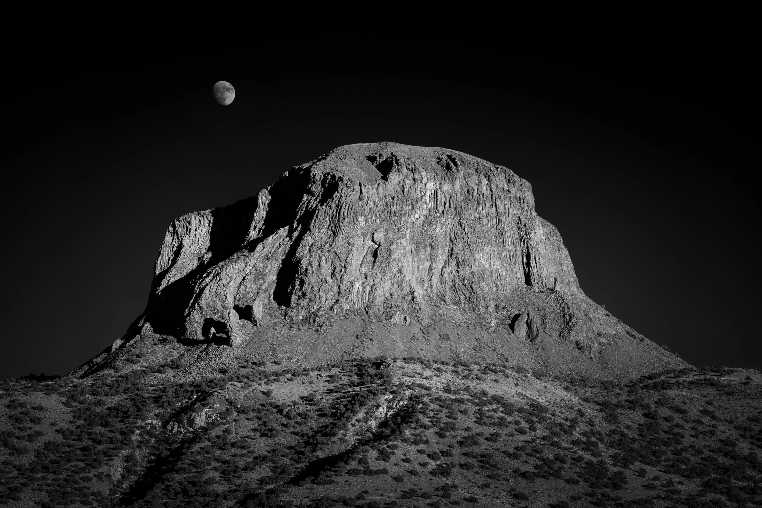 Moon over Cabezón Peak