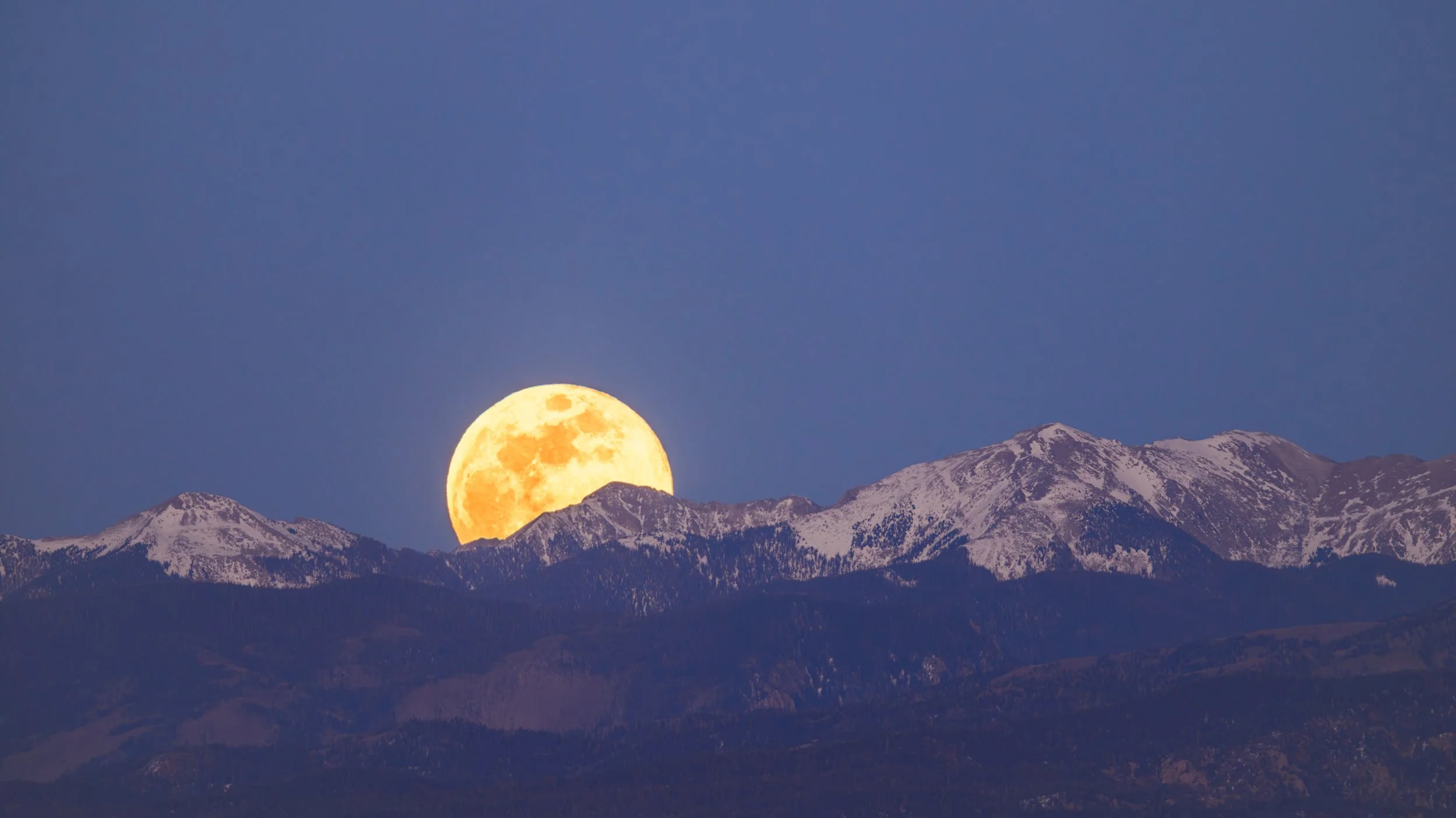 Full Moonrise over the Truchas Peaks (0:39)