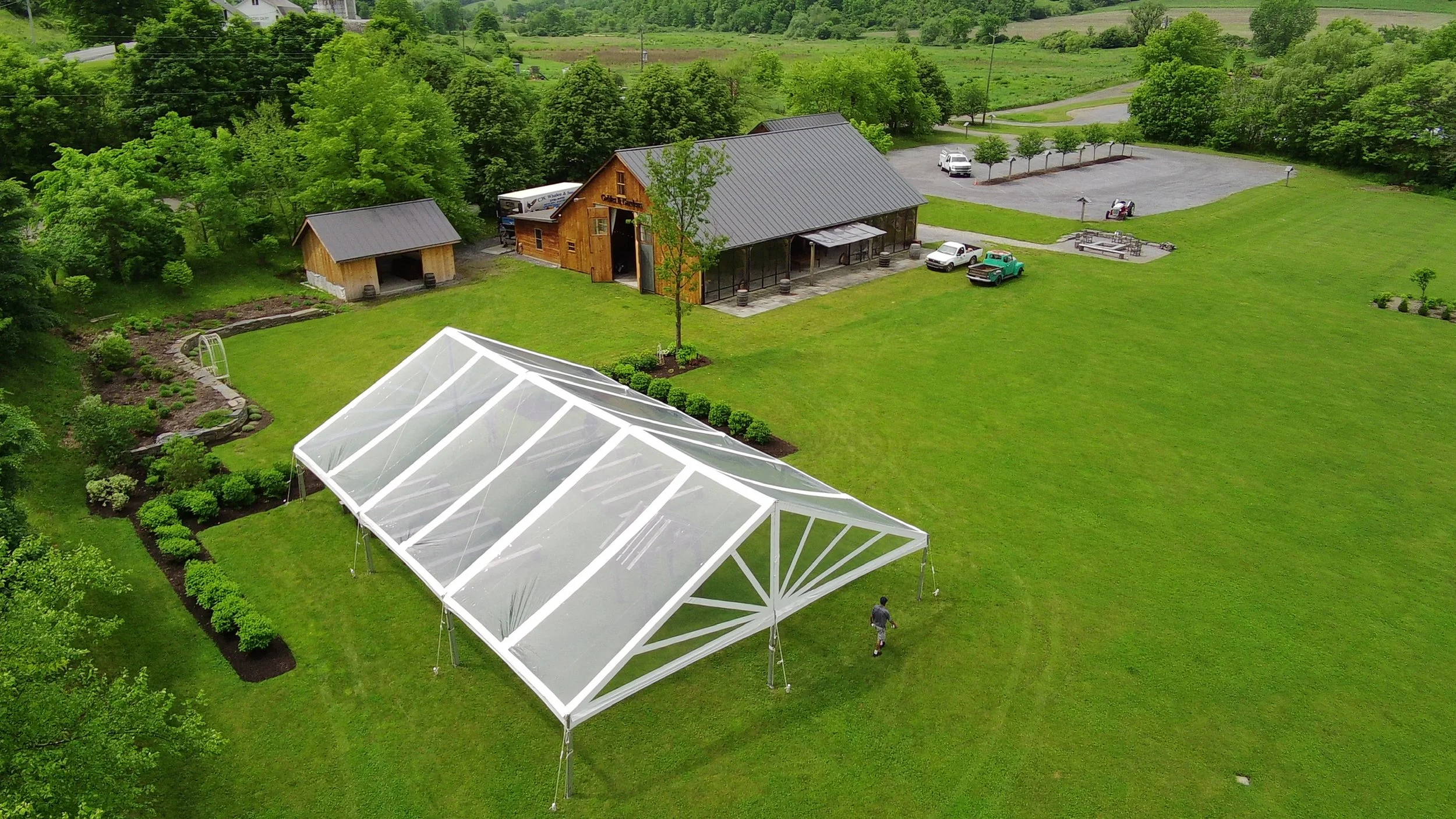 Wedding Clear tent Setup by Whalen Tents