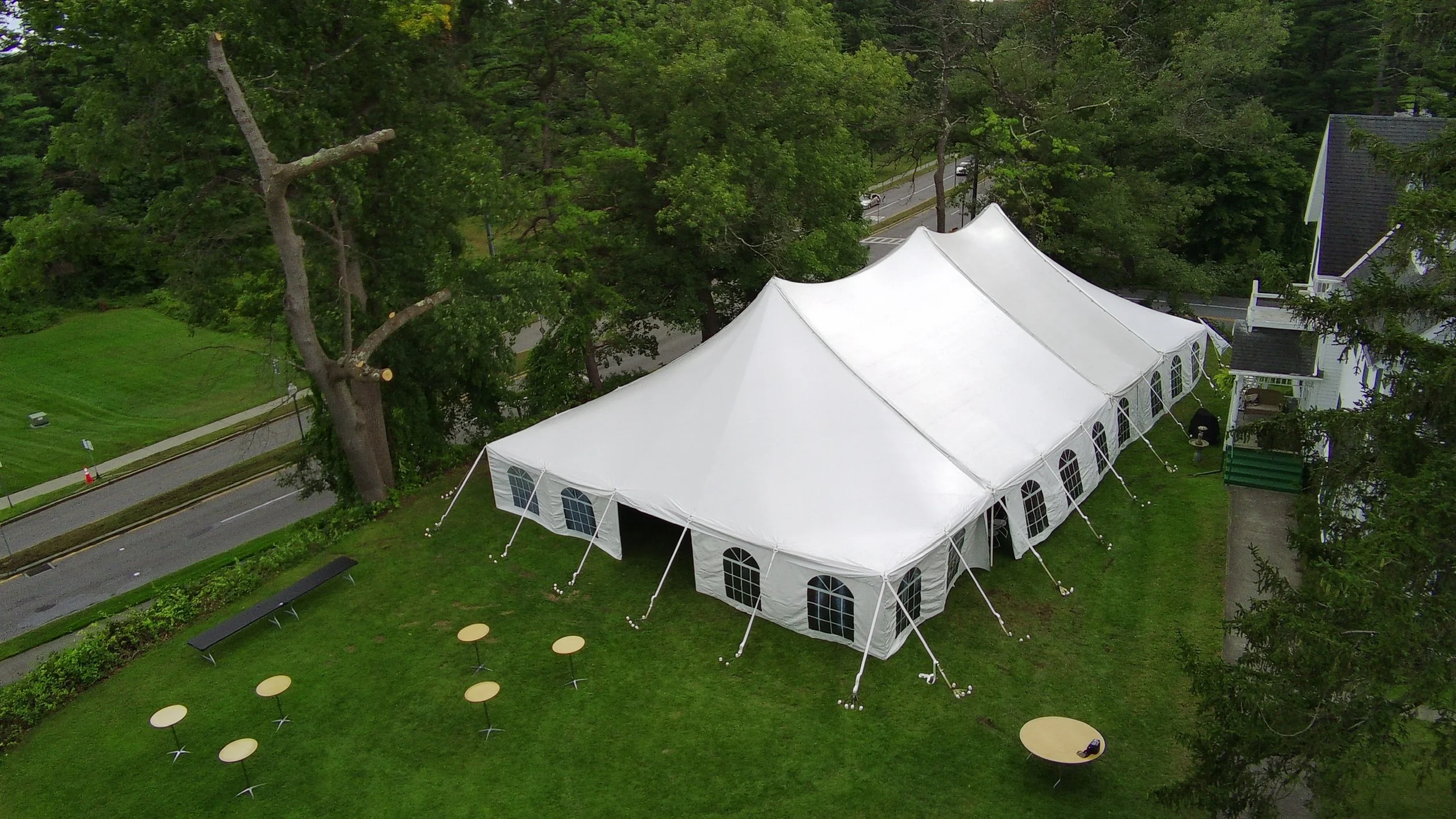Wedding Tent Setup at Anne's Washington Inn in Saratoga, NY. Setup by Whalen Tents