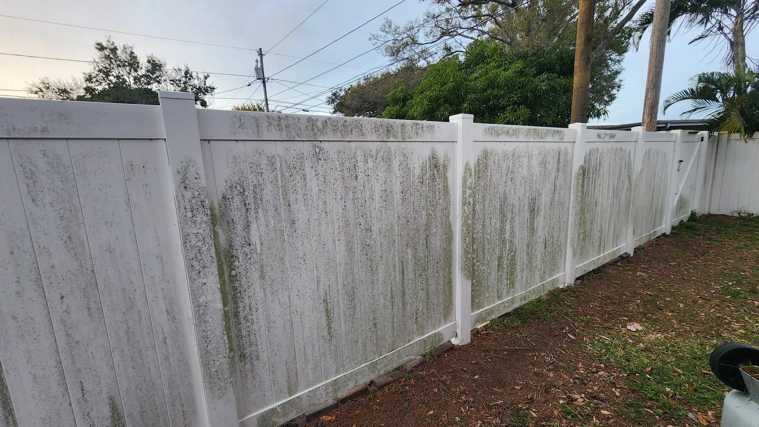 indian rocks beach vinyl fence pressure washing before