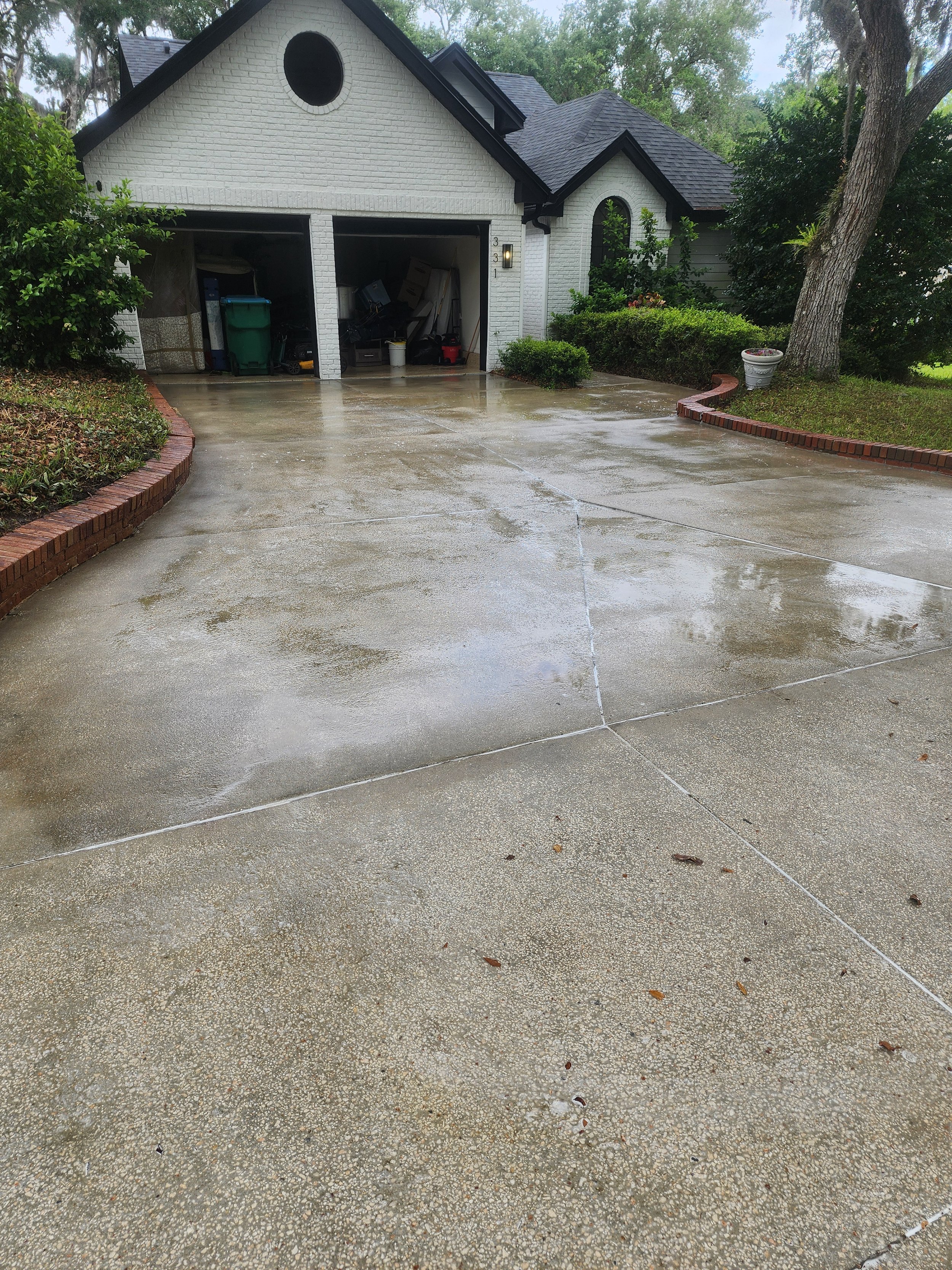Driveway pressure washing in St. Petersburg FL after