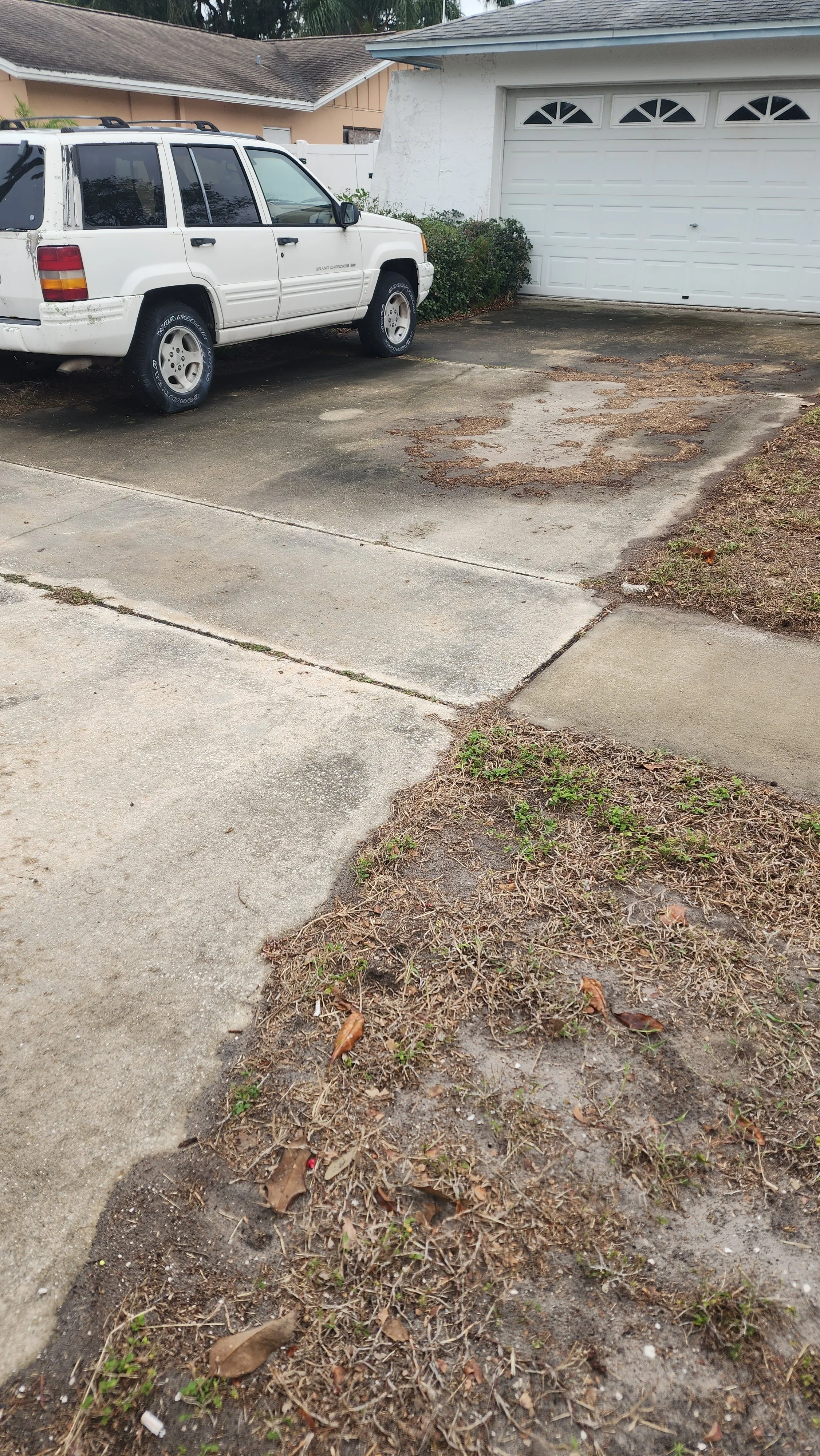 Driveway cleaning in Seminole FL Before photo
