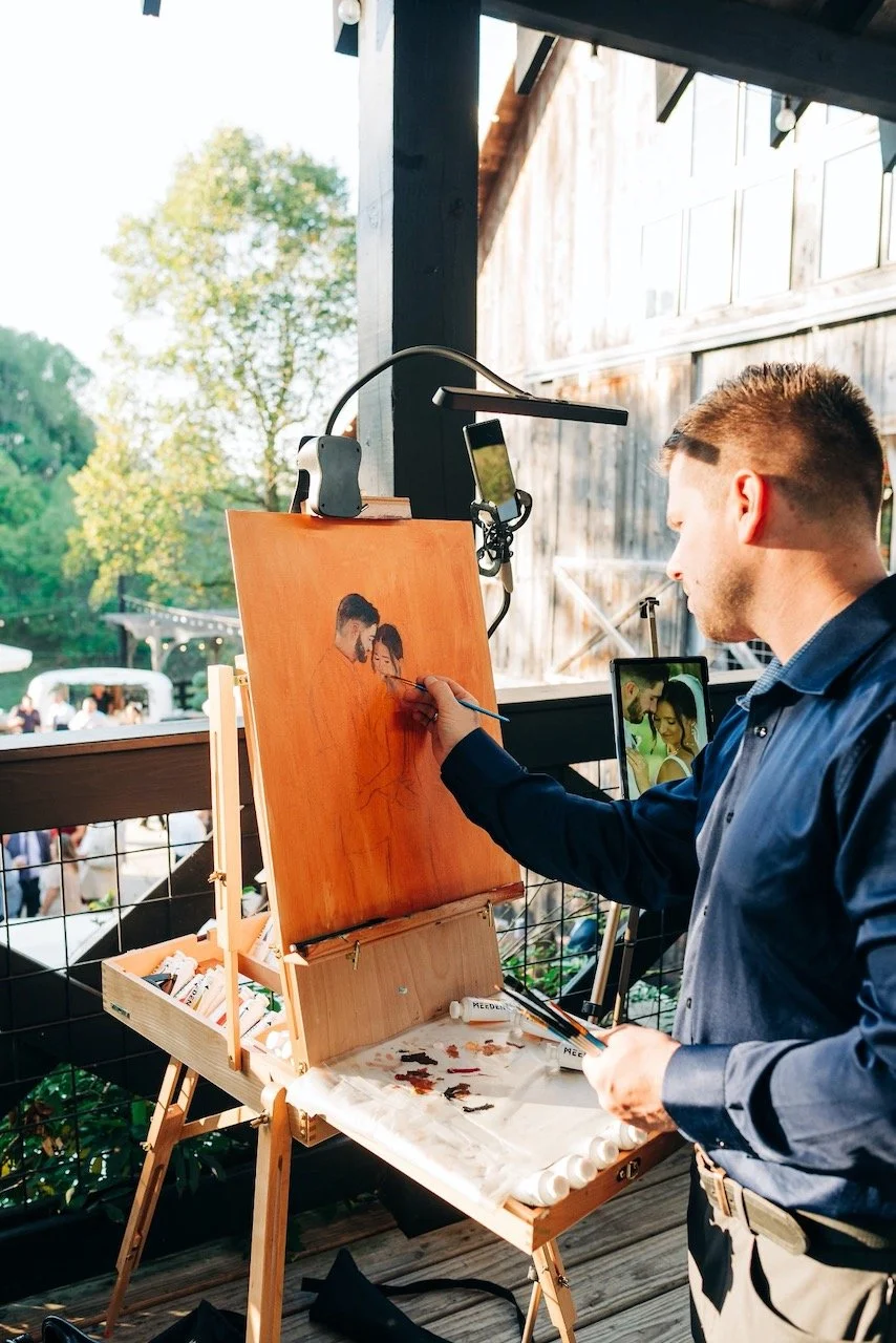 Ohio live wedding painter painting live at a cockail hour