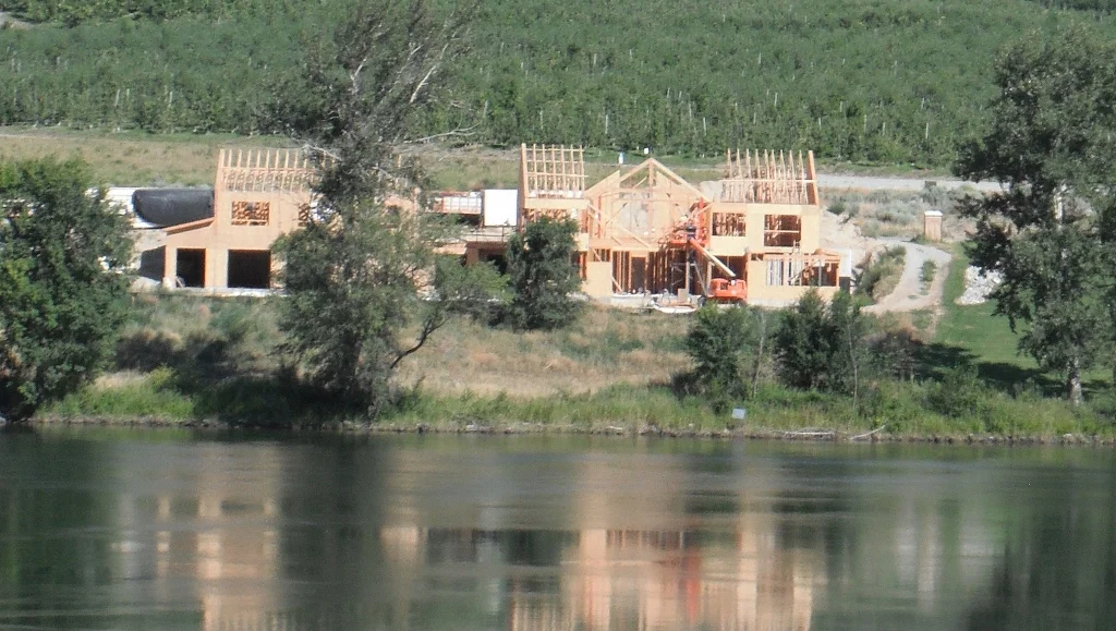 DSCF5749 (1024x579).jpg