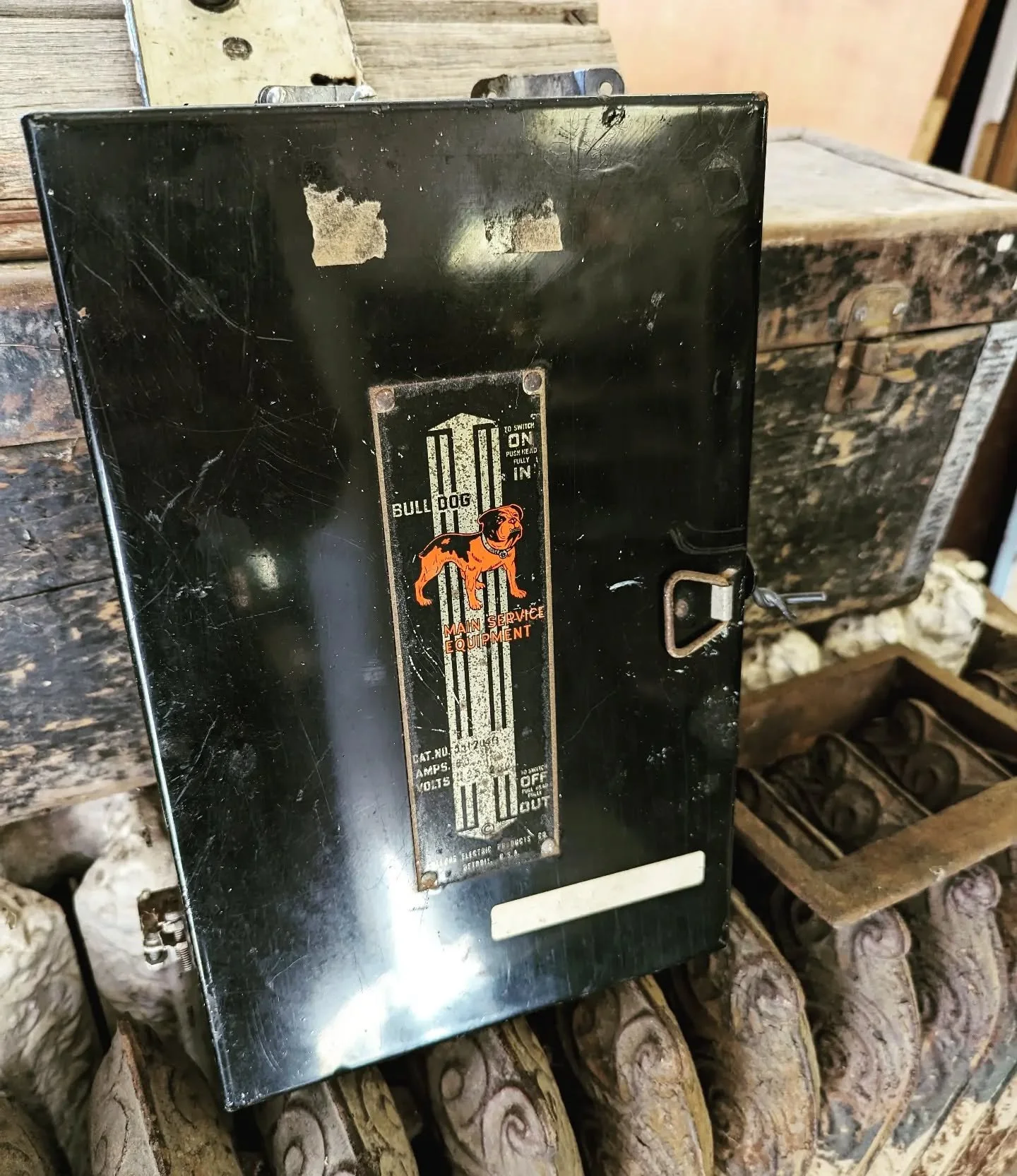 Bulldog Main Service Equipment.

Bulldog Electric Products Co., Detroit USA