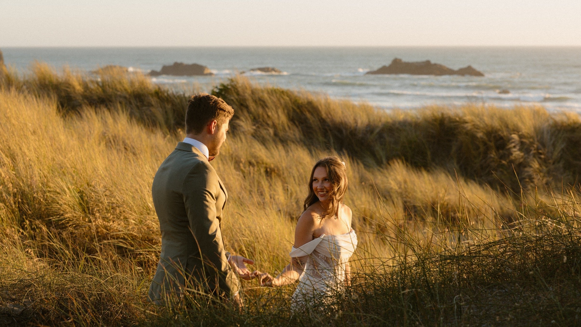 samuel-h-boardman-meyers-creek-beach-elopement-brookings-oregon-coastal-ceremony0J6A3909.jpg
