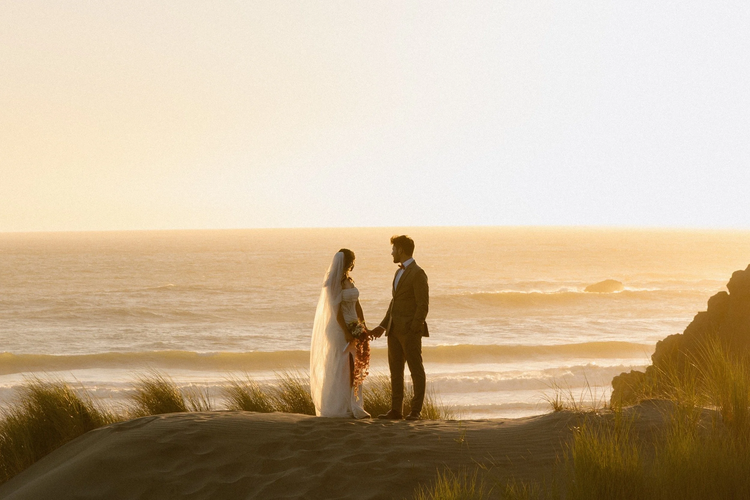 samuel-h-boardman-meyers-creek-beach-elopement-brookings-oregon-coastal-ceremony0J6A3924-2.jpg