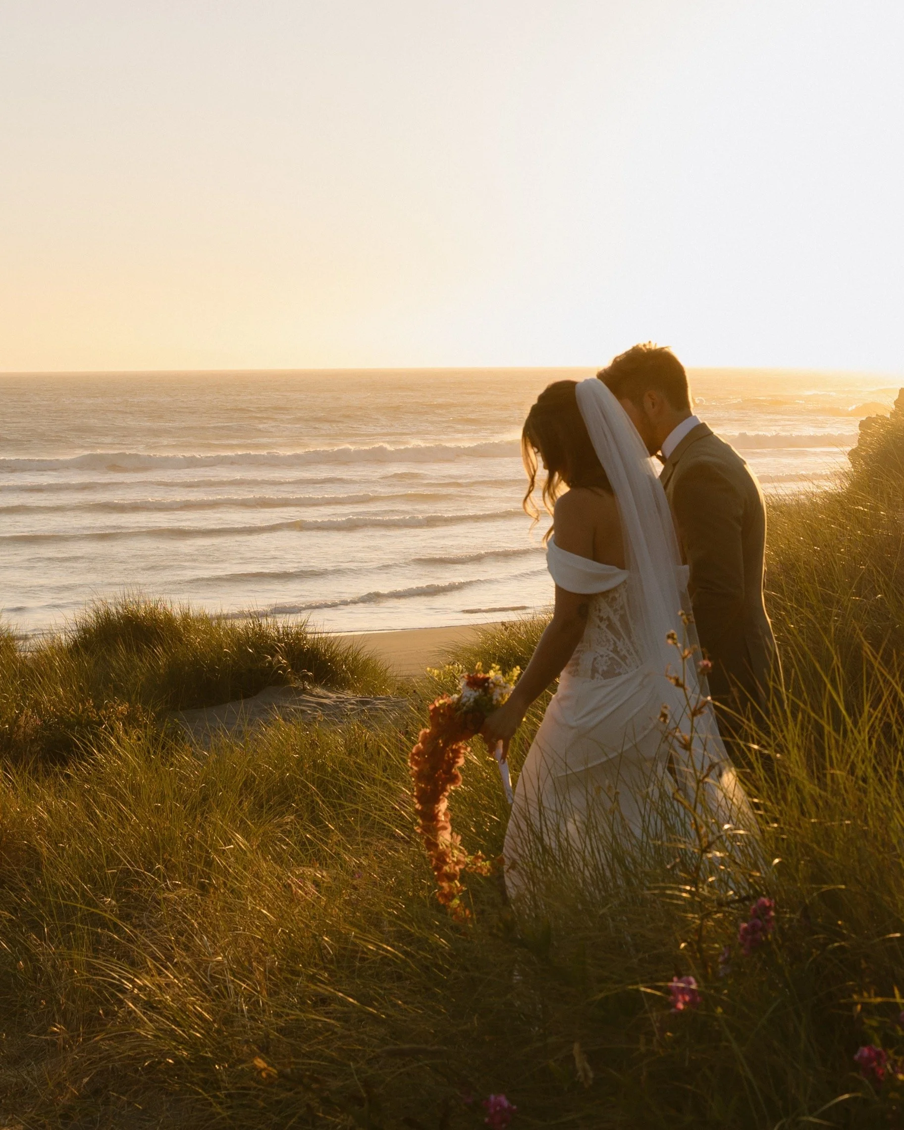 samuel-h-boardman-meyers-creek-beach-elopement-brookings-oregon-coastal-ceremony0J6A3948.jpg