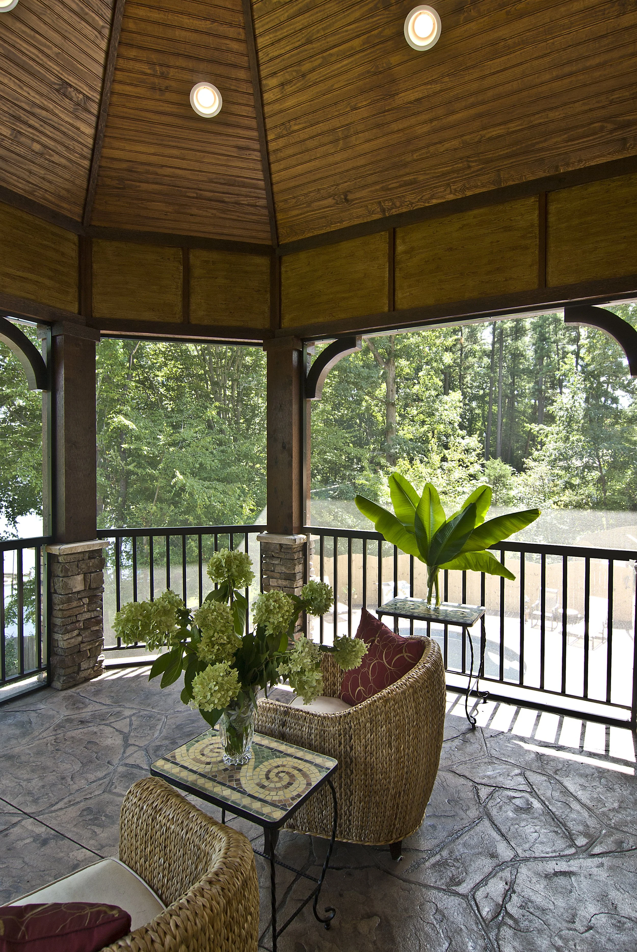 Porch 1.jpg