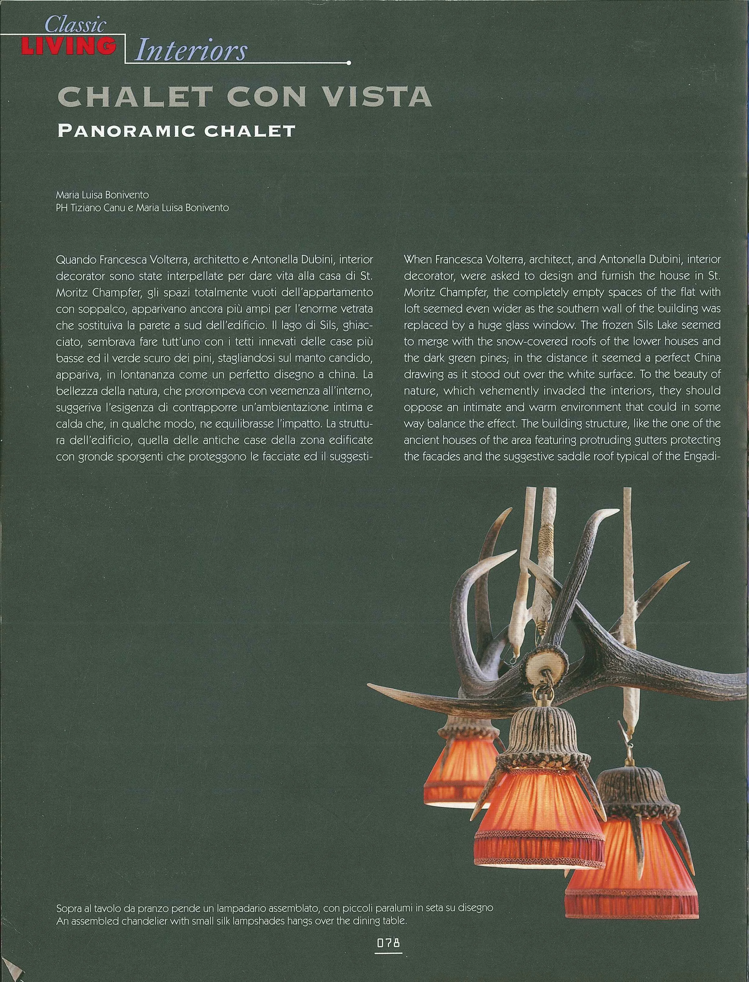 LAMPADARIO DA PRANZO ASSEMBLATO CON PICCOLI PARALUMI IN SETA SU DISEGNO, APPESO SU UNA SUPERFICIE DA TAVOLO DA PRANZO.