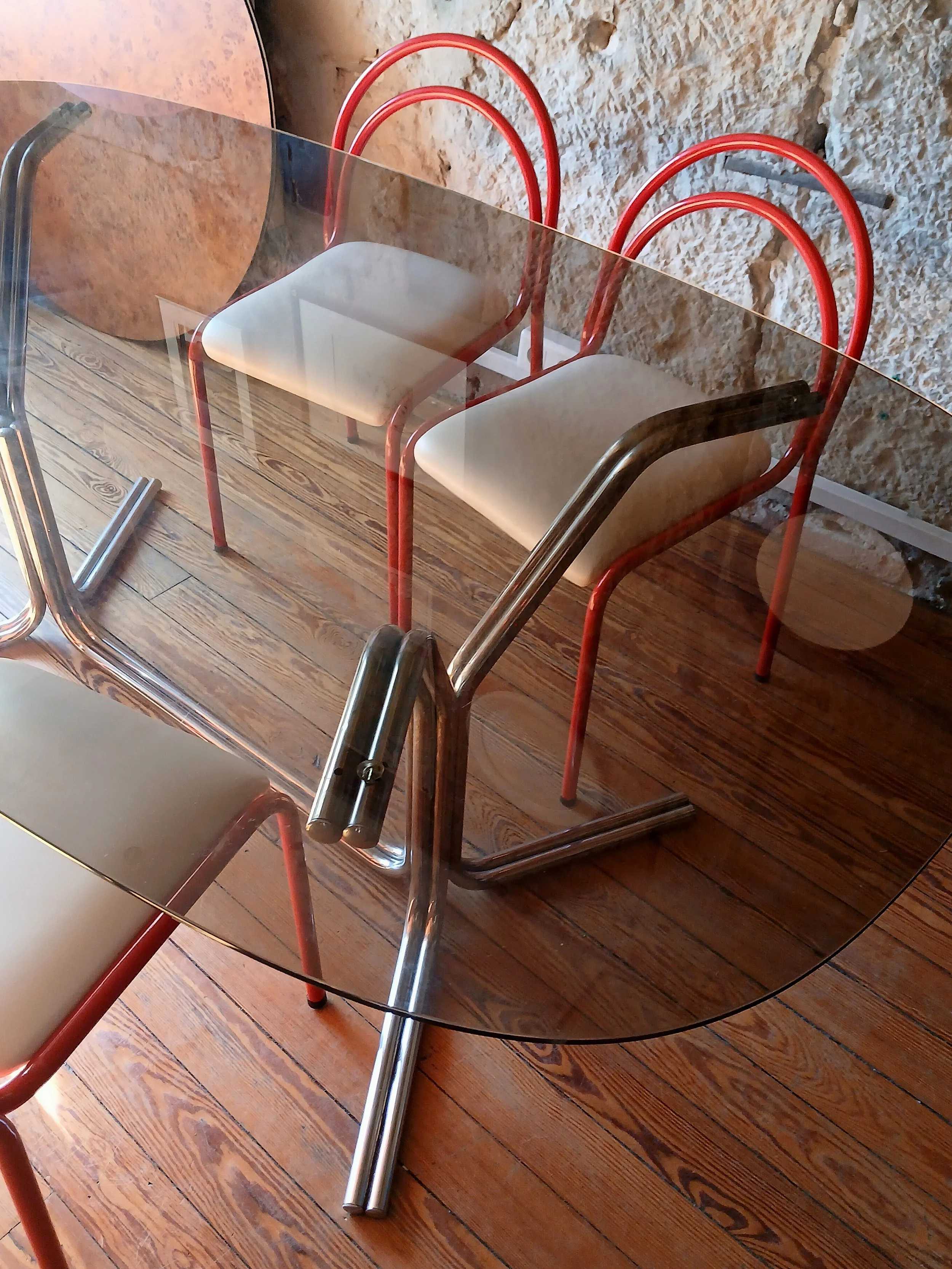 Table à manger ovale en verre fumé attribuée à Gastone Rinaldi