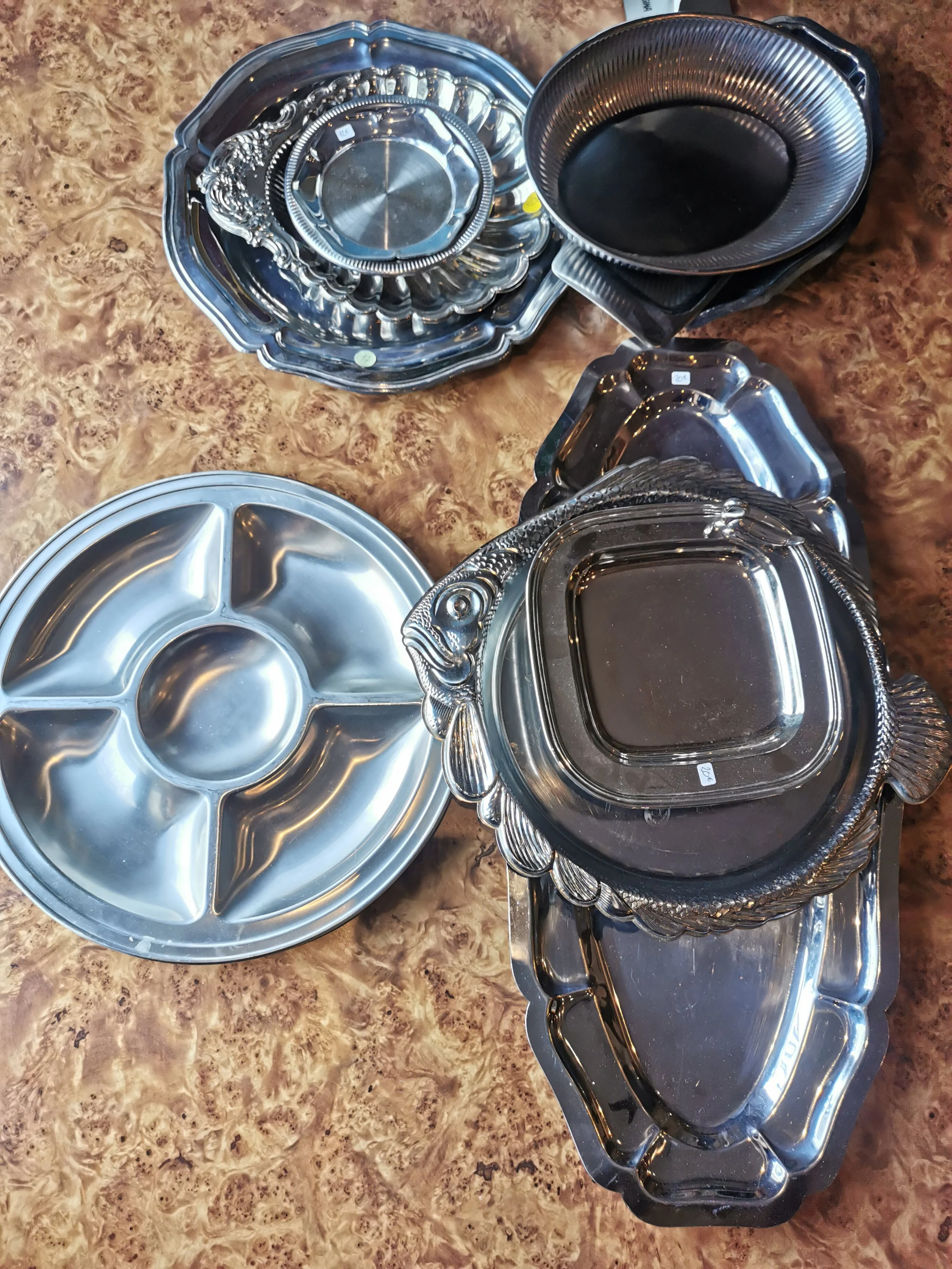 plateau-aperitif-vintage-inox-compartimente-annees-70.jpg