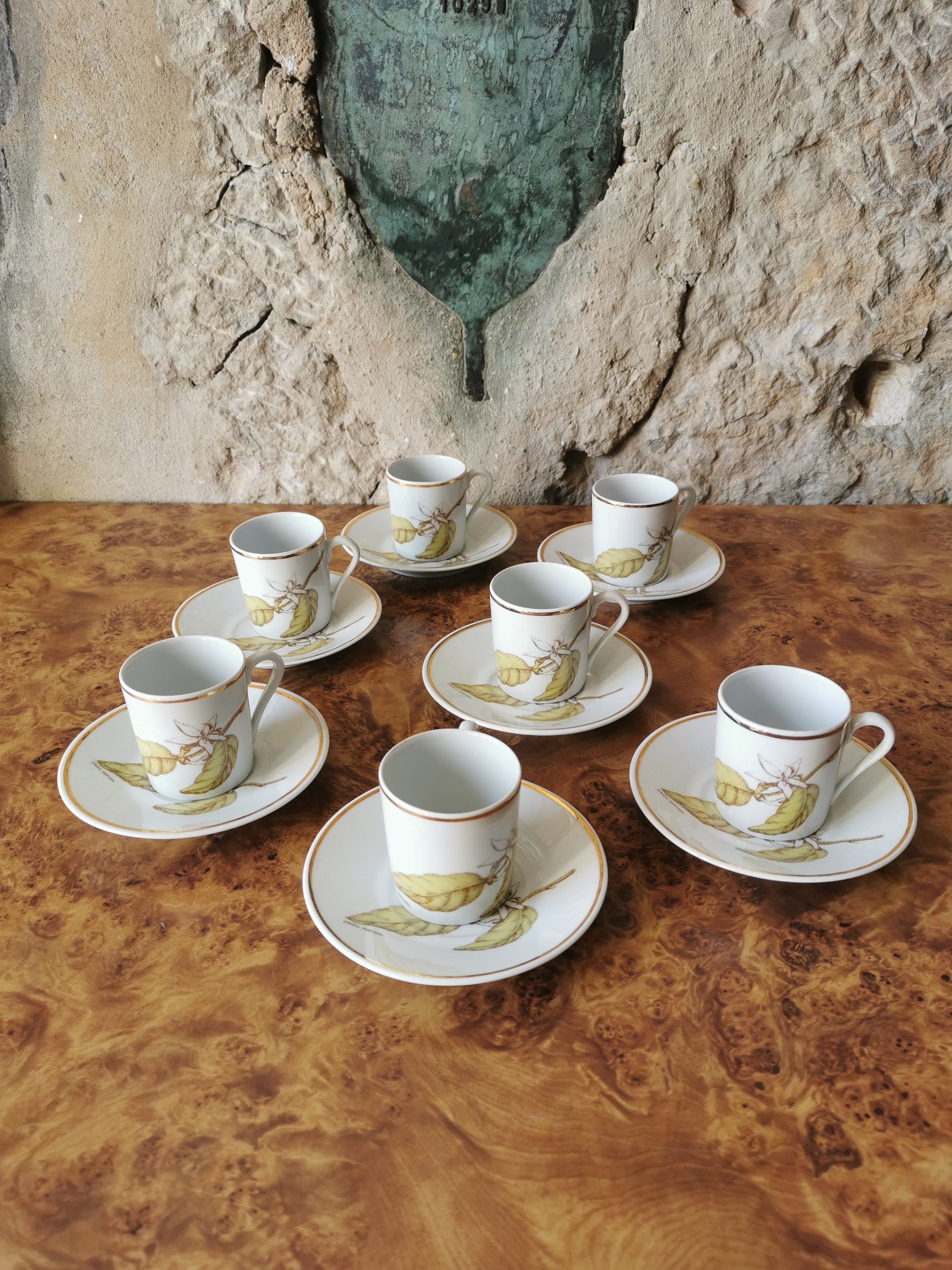 Lot de 8 tasses en porcelaine Apilco 'Soleil matinal'