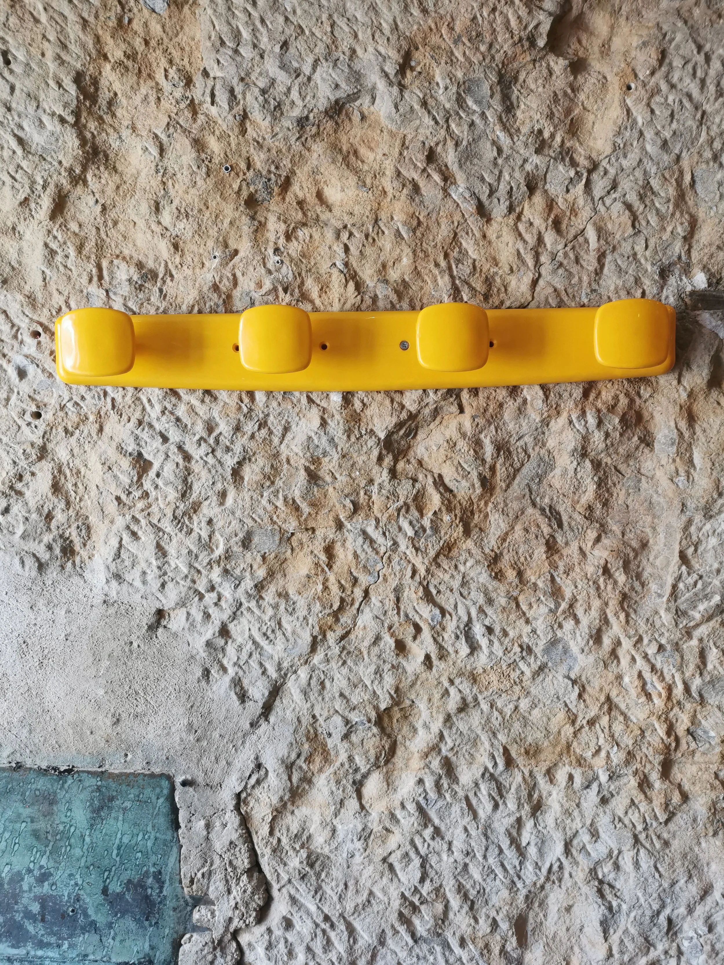 Porte manteau 4 patères Syla en plastique jaune