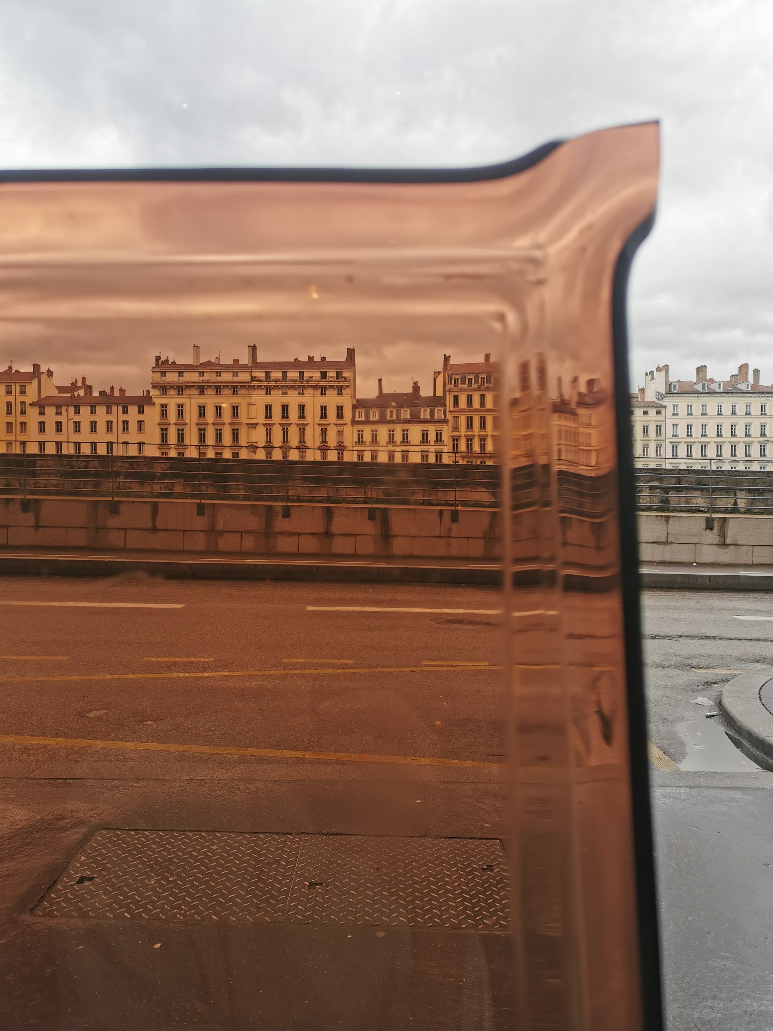 Plateau en plexiglas fumé