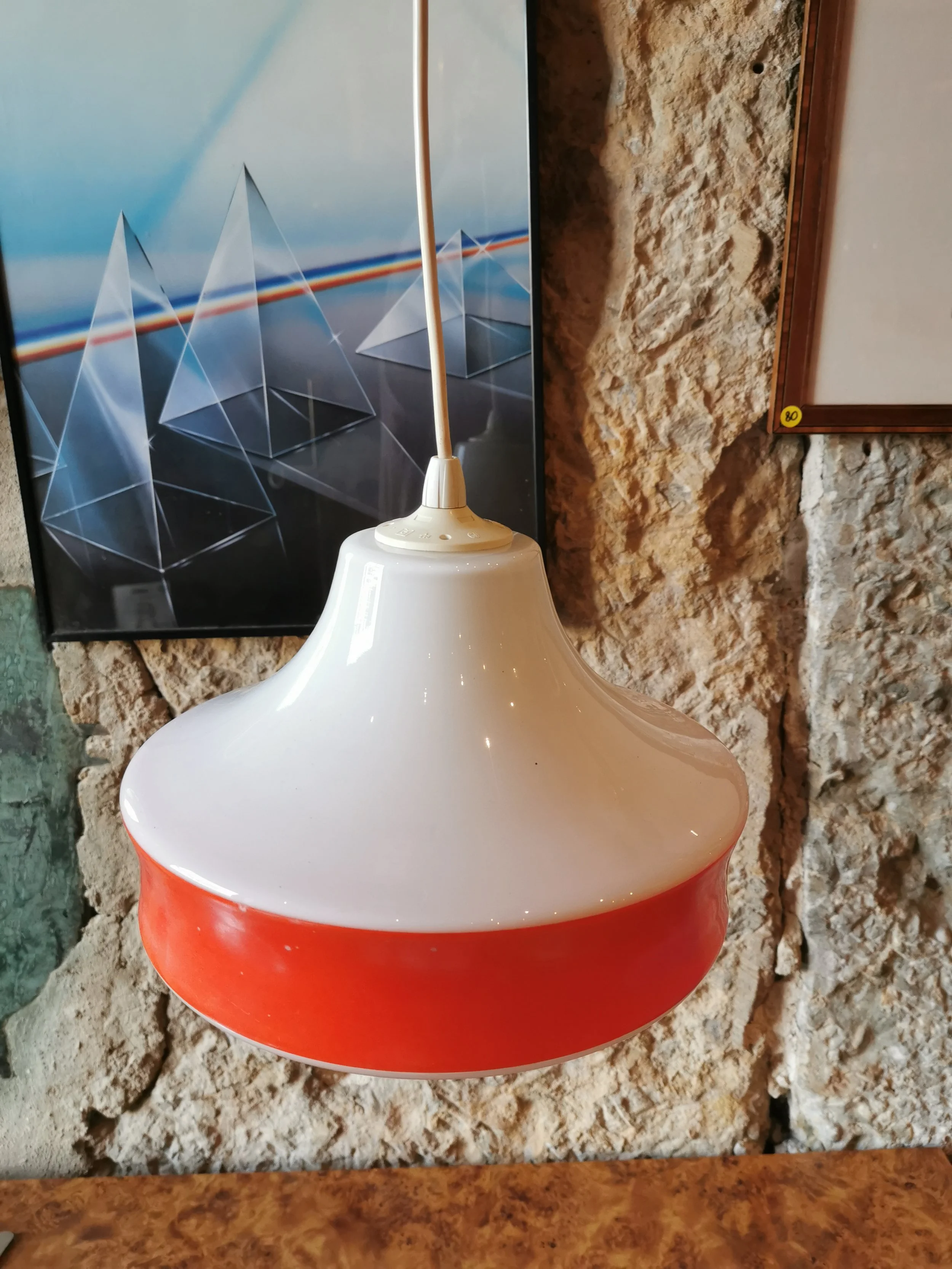 suspension-vintage-verre-opalin-blanc-orange-annees-70.jpg