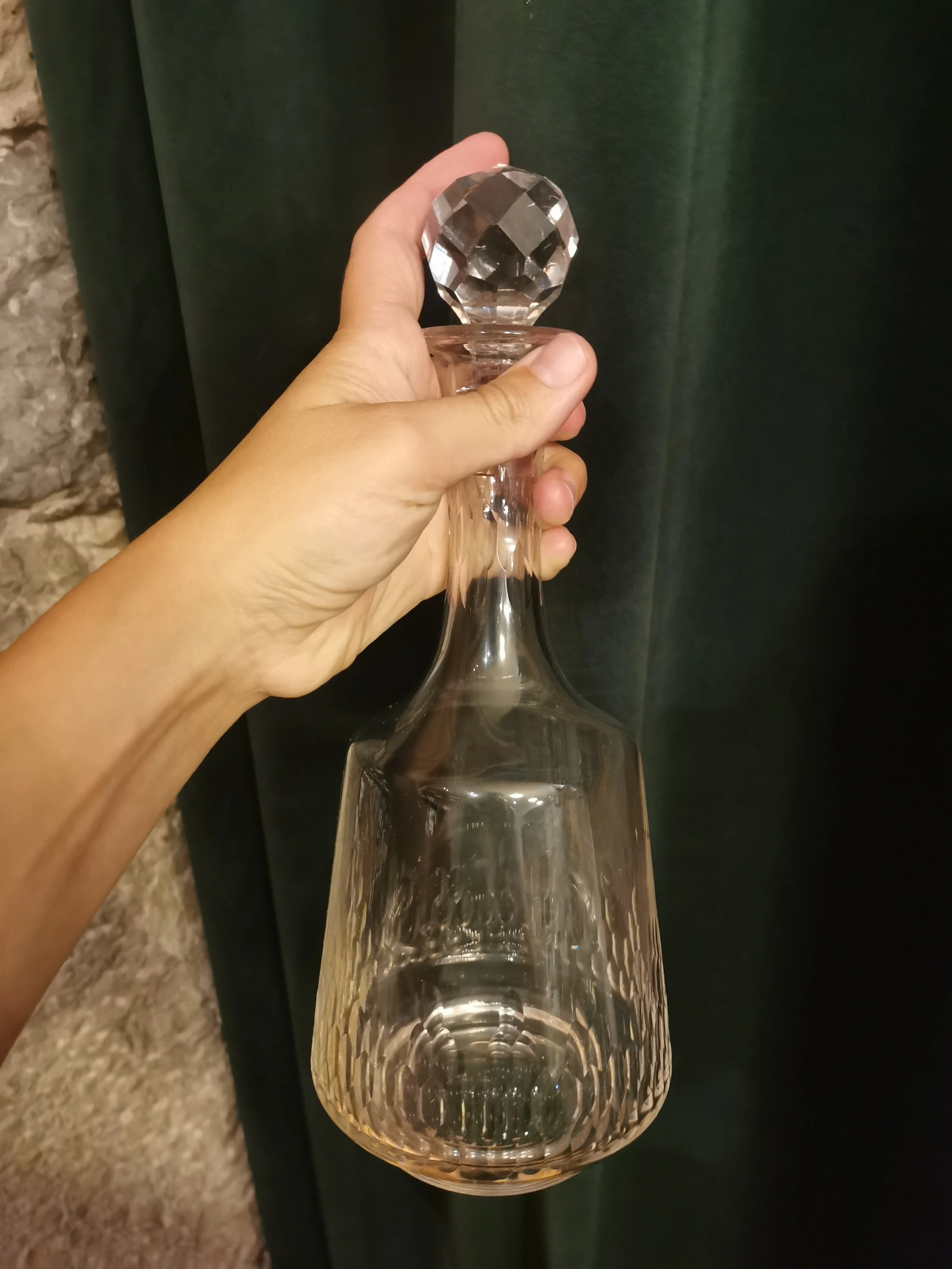 carafe-cristal-bouchon-taillee-vintage-baccarat-Richelieu.jpg