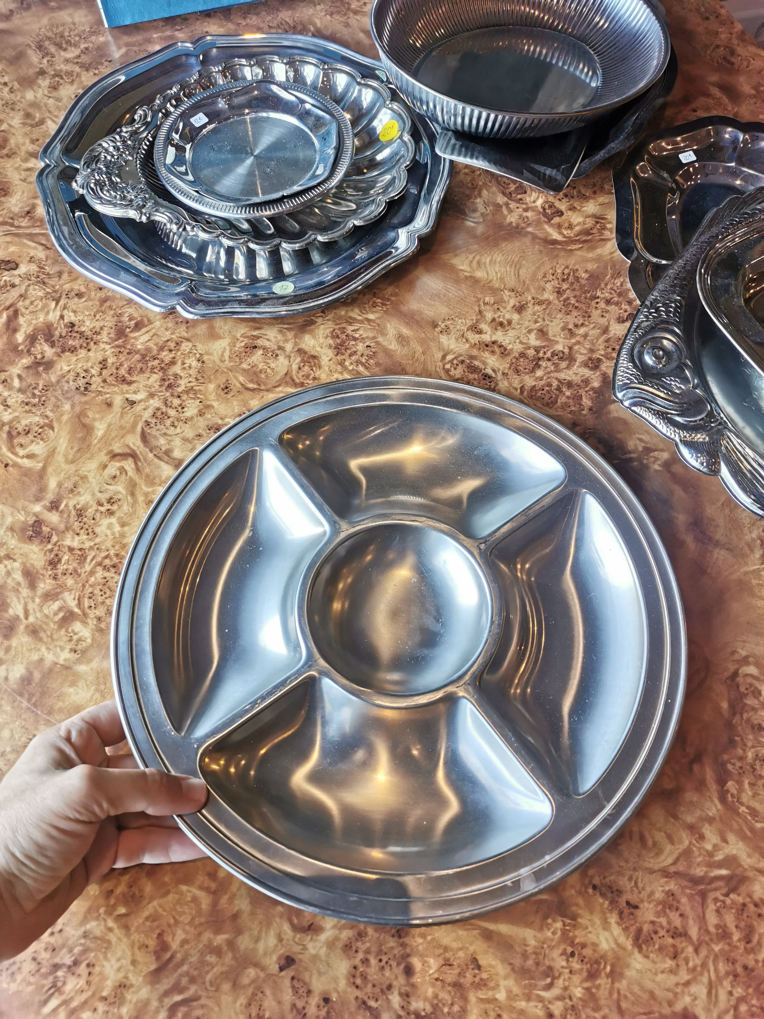 plateau-aperitif-vintage-inox-compartimente-annees-70.jpg