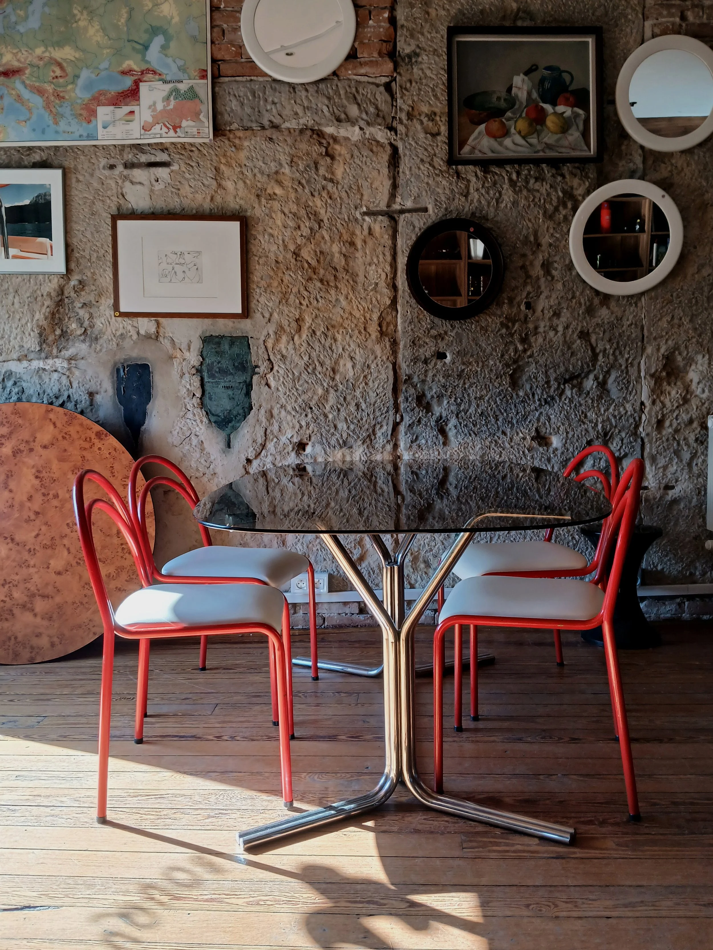 Lot de 4 chaises rouges design italien