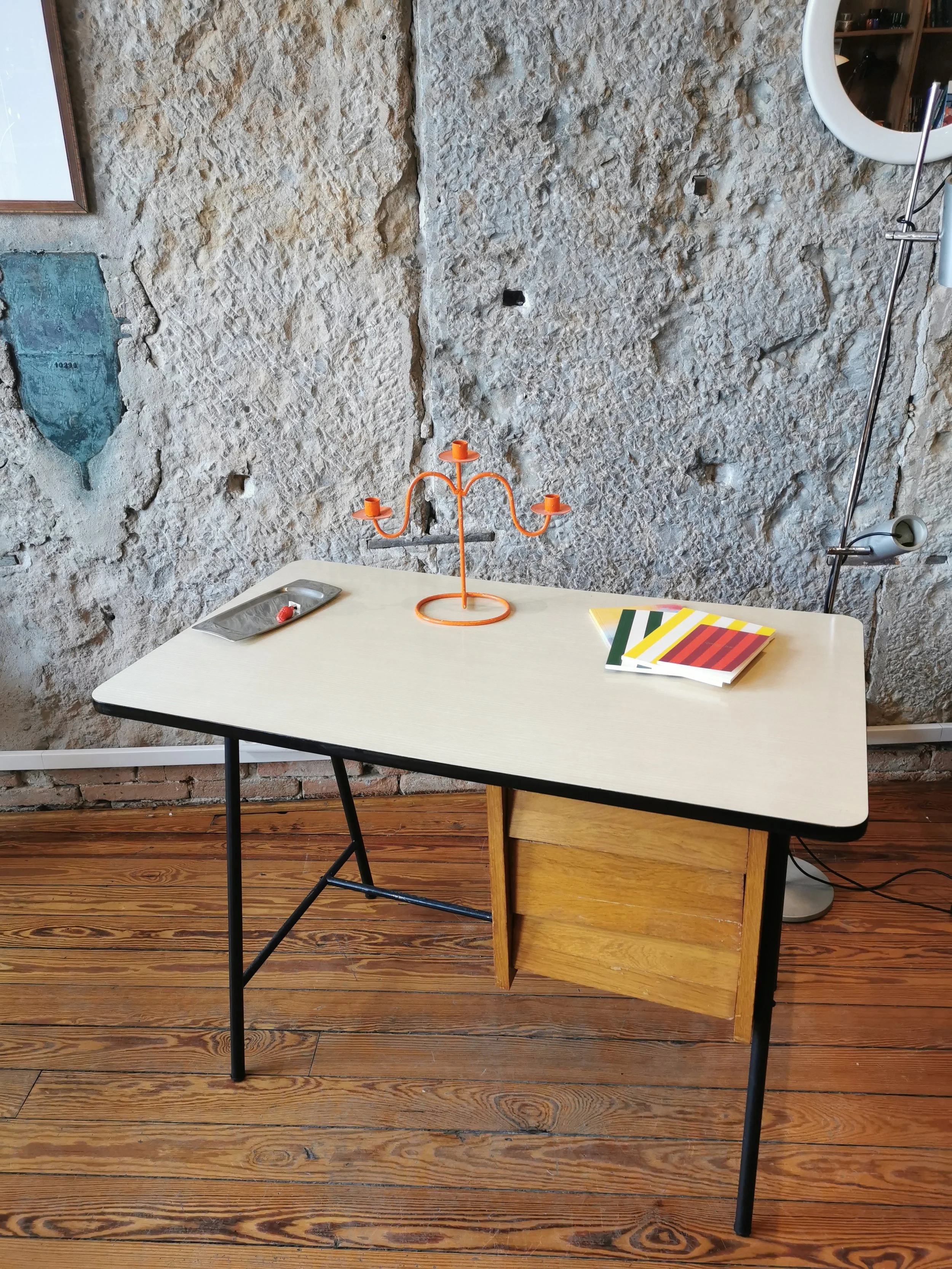 Bureau moderniste attribué à Pierre Guariche