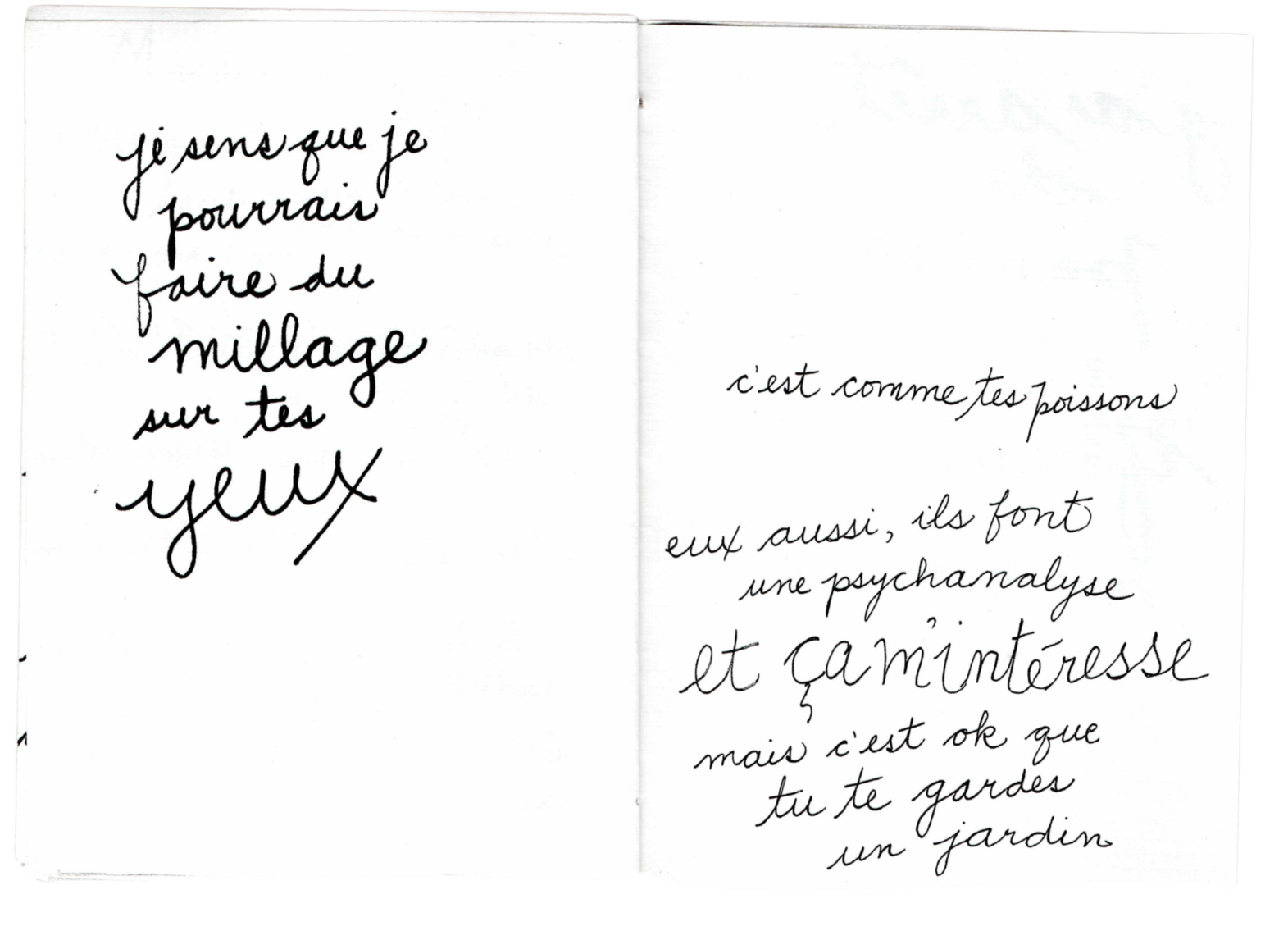 Une page de texte écrit à la main en français, avec des phrases séparées, parlant de faire du maquillage et une comparaison avec des poissons, la psychologie et un jardin.