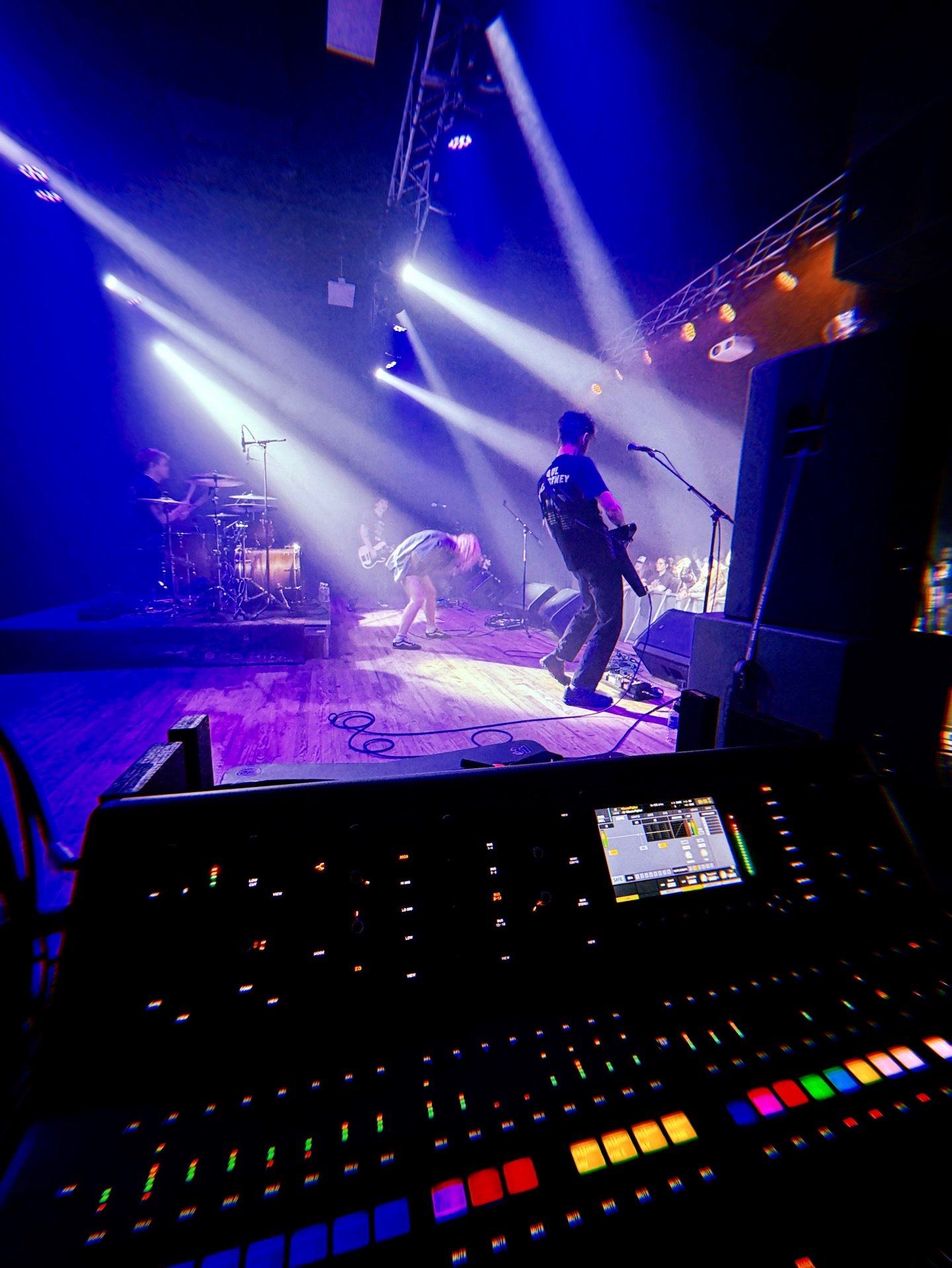 Did cool stuff in November and December to finish the year. 2026 is gonna be great.

1. Monitors for @winonafighter.
2. Monitors for @ameliadaymusic.
3. FOH for @gougeawayfl.
4. FOH for @wendlomusic.
5. FOH for @whatismae.
6. FOH for @thespillcanvaso