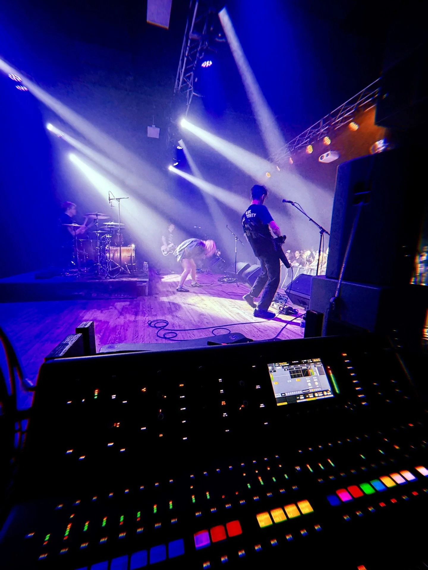 Did cool stuff in November and December to finish the year. 2026 is gonna be great.

1. Monitors for @winonafighter.
2. Monitors for @ameliadaymusic.
3. FOH for @gougeawayfl.
4. FOH for @wendlomusic.
5. FOH for @whatismae.
6. FOH for @thespillcanvaso