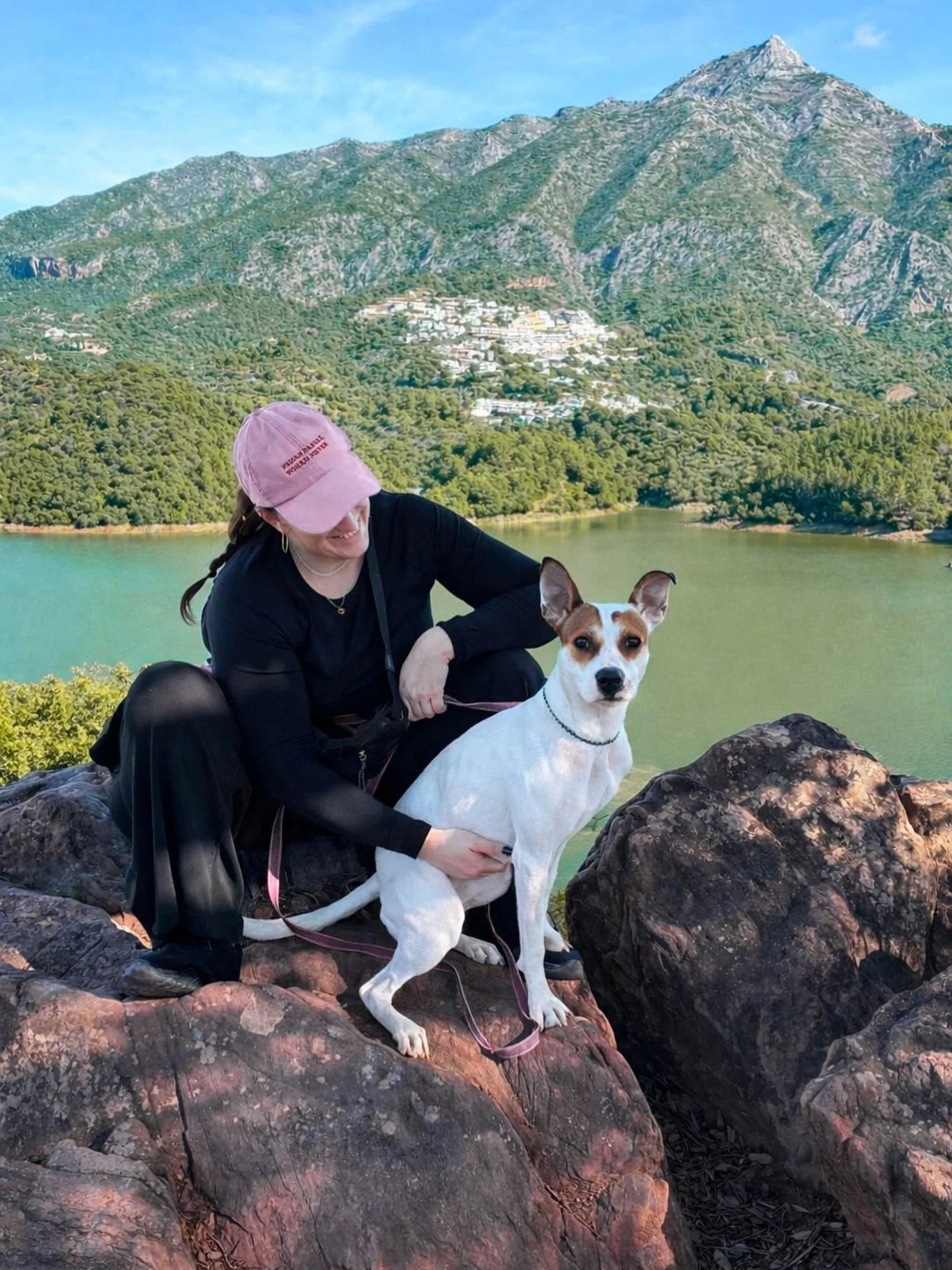 Hello, I'm Marie! ☀️

Six years ago, I left rainy Prague and followed the sun to the Costa del Sol. 

Like many expats here, I was drawn by the light, the energy and the outdoor lifestyle. When I'm not working, you will find me in the gym - powerlift