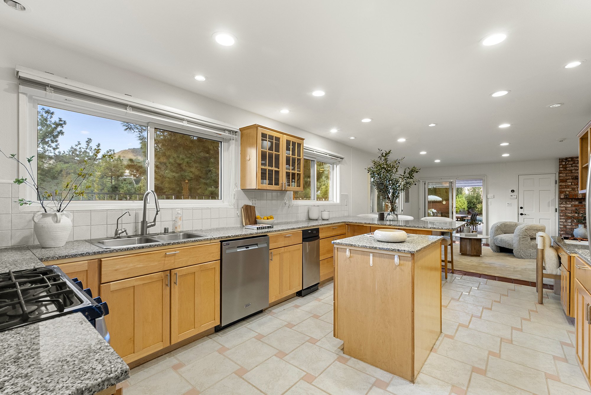 3127 Arrowhead 18.jpg