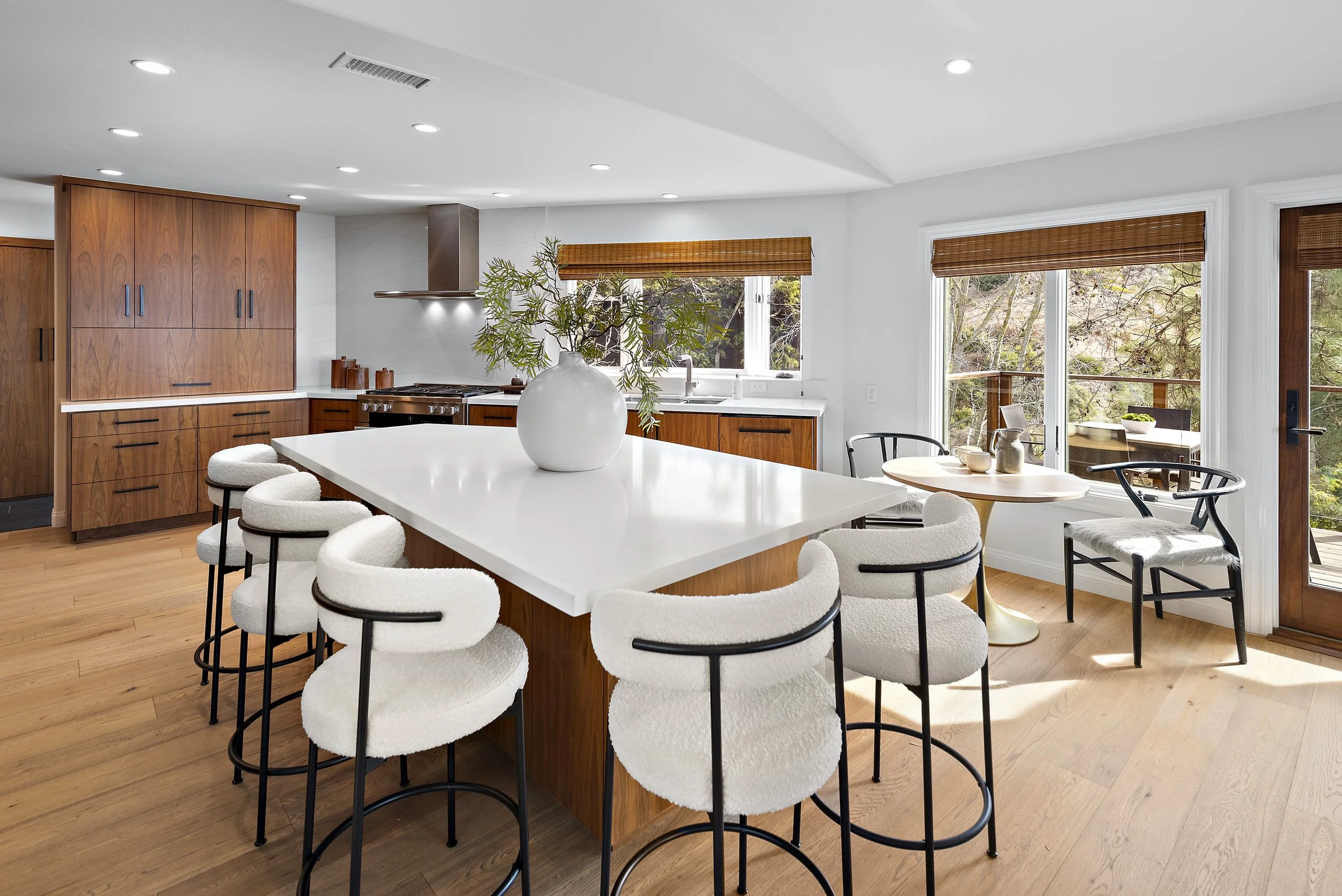 24-print-2335 Hillview Dr (24).jpg