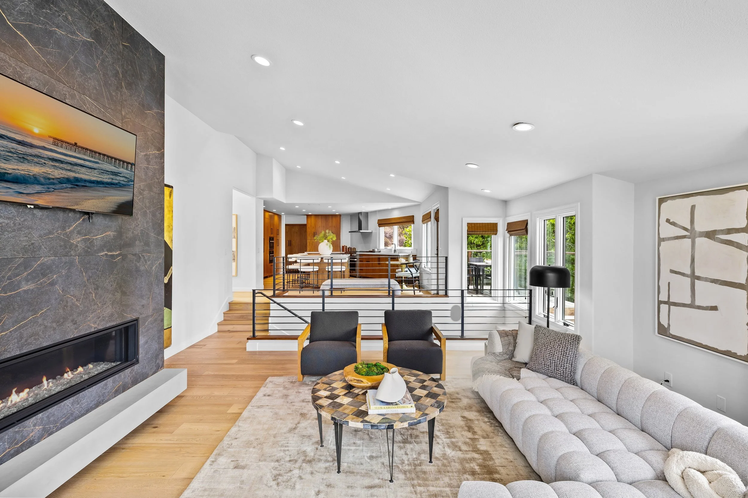 99-print-2335 Hillview SHOT 13.jpg