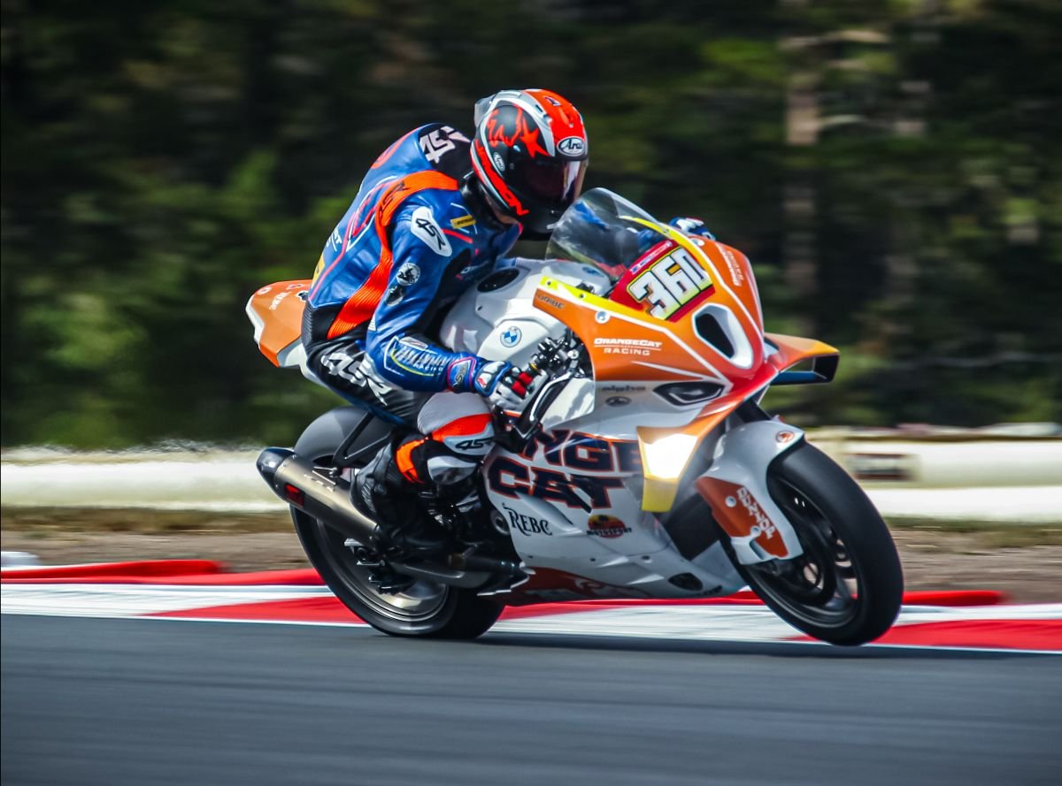 OrangeCat Racing rider Jayson Uribe (No. 360) in BMW M 1000 RR