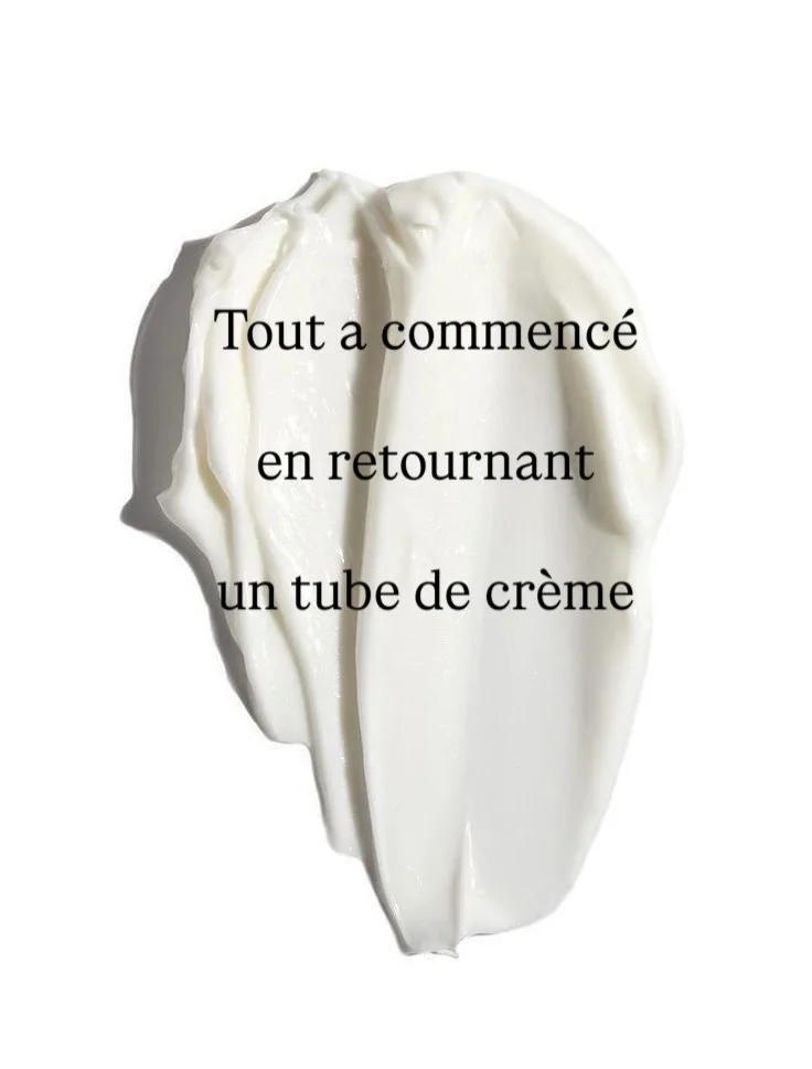 Dans les ann&eacute;es 2000, on a commenc&eacute; &agrave; parler de parabens. J&rsquo;ai retourn&eacute; mon d&eacute;odorant. Puis mes cr&egrave;mes. Puis tout le reste.
Ce que j&rsquo;ai trouv&eacute; m&rsquo;a arr&ecirc;t&eacute;e : tous ces comp