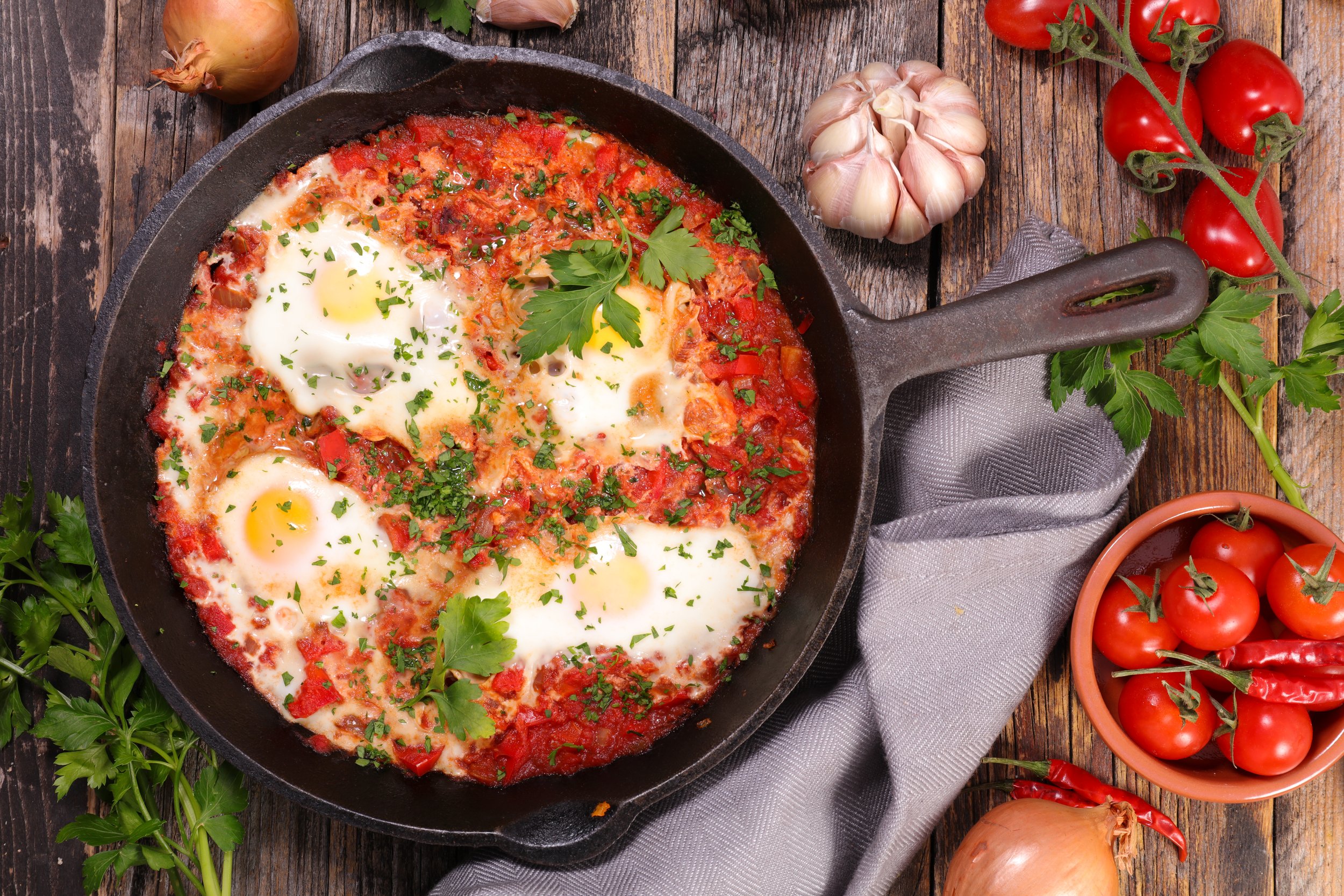 Easy Shakshuka Recipe with Tomatoes, Eggs, and Warm Spices