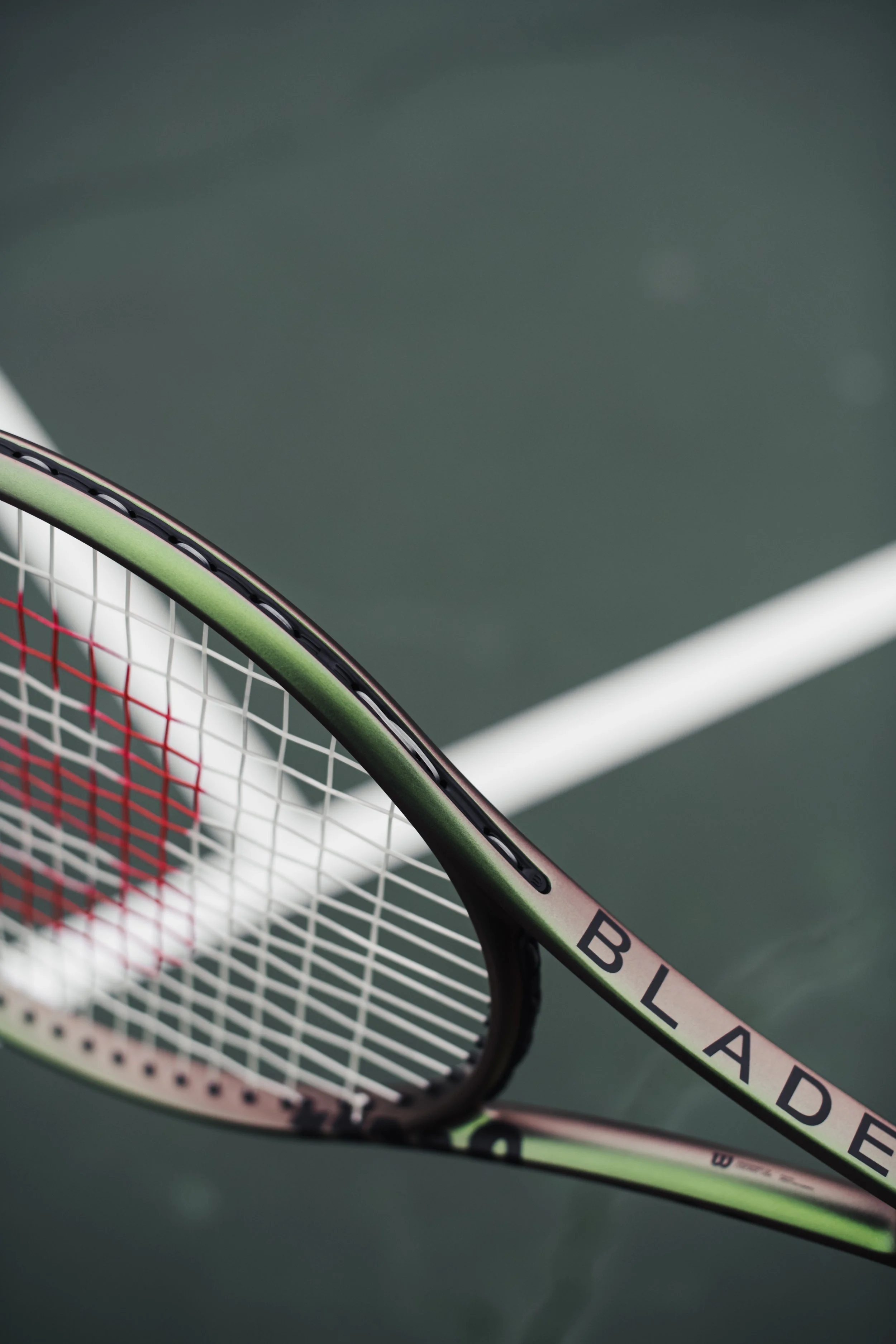 2021TE_Blade_v8_Rackets_Lifestyle-7585.jpg