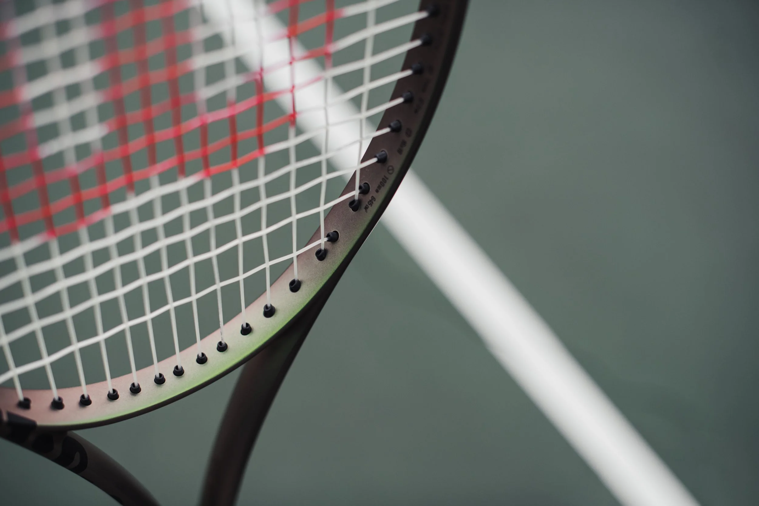 2021TE_Blade_v8_Rackets_Lifestyle-7580-Edit.jpg