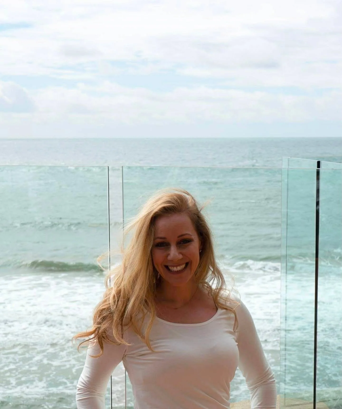 If you asked S's friends to describe her in a few words, most would agree on warm, generous, and community-minded. S grew up in sunny Los Angeles and seeking change, moved to the UK. Despite the leap, S remains in close contact with her family back i