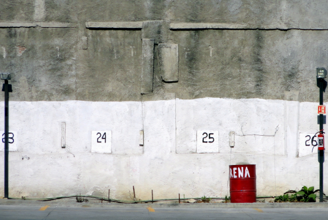 Warfare at the wall!